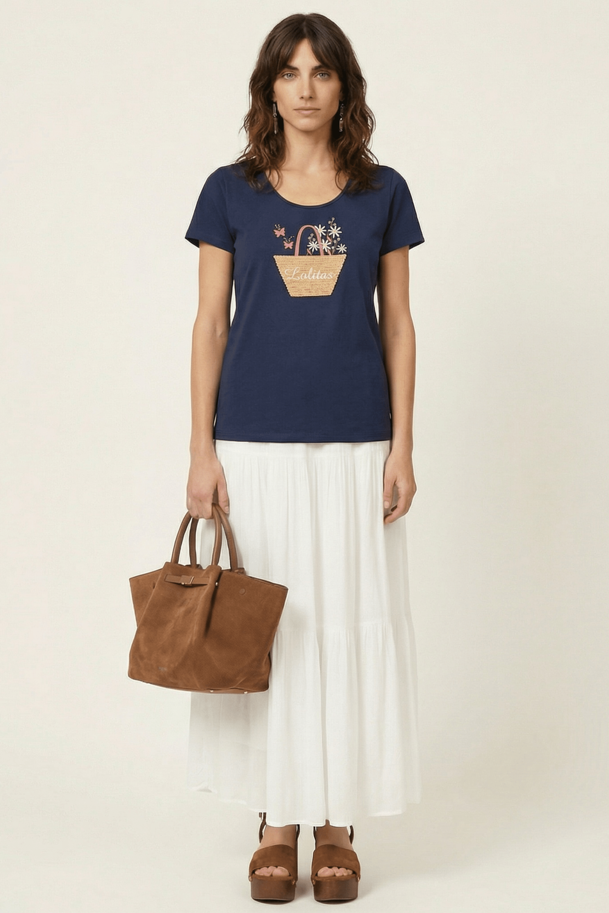 Camiseta azul con bordado cesta y flores de manga corta Lolitas&L - lolitasyl.com