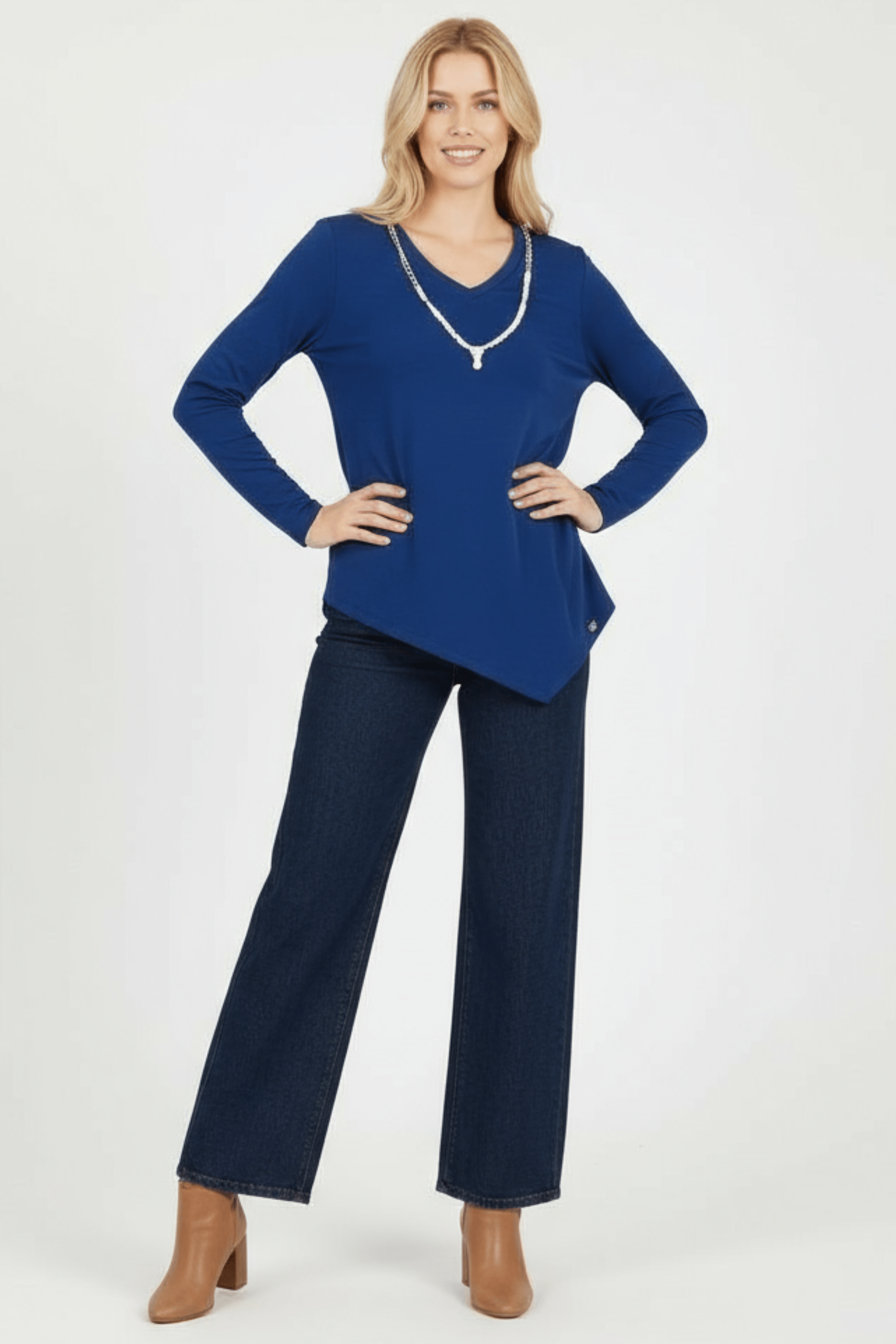 Camiseta azul punto asimetrica con collar Lolitas&L - lolitasyl.com