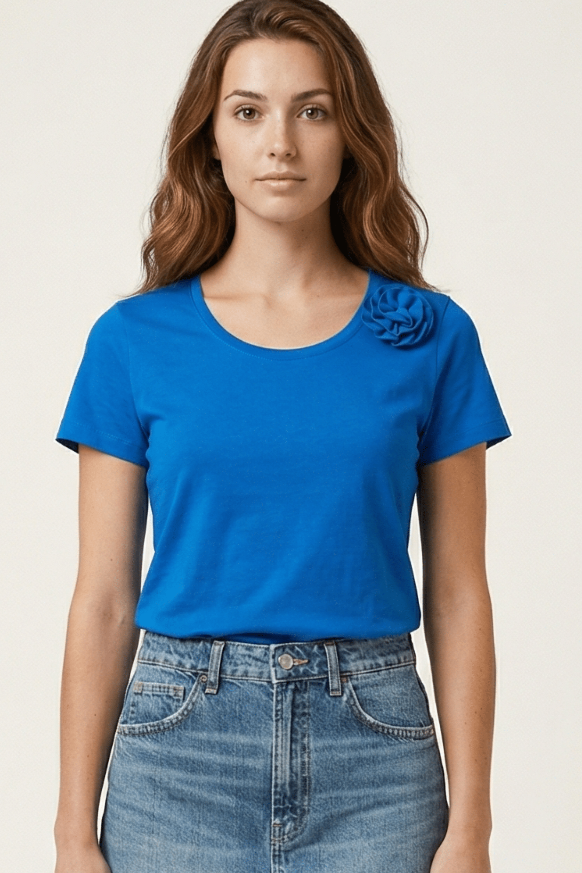 Camiseta azul royal escote redondo con flor Lolitas&L - lolitasyl.com