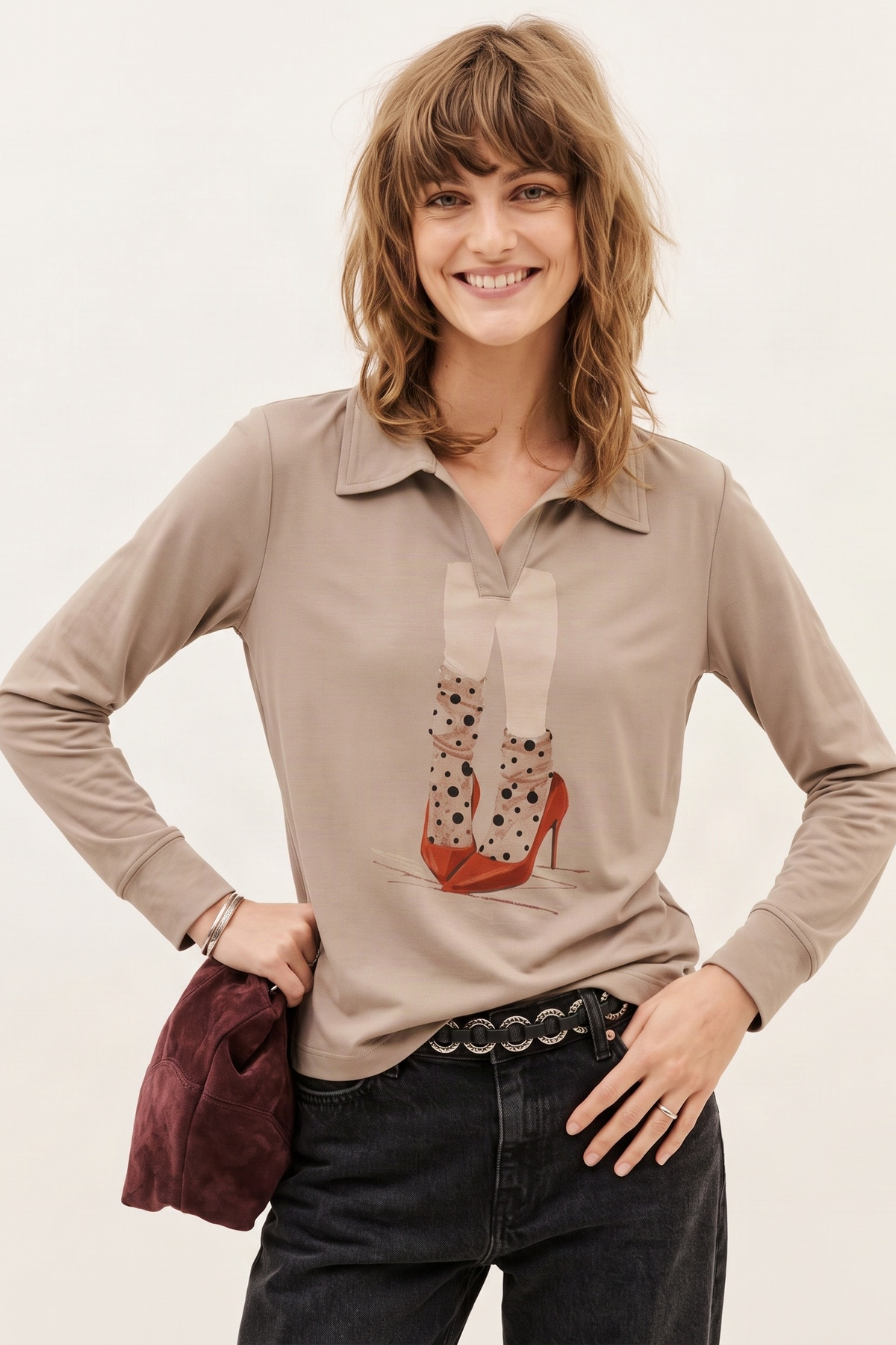 Camiseta Beige de Algodón con Cuello Polo y Estampación Digital – Lolitas&L
