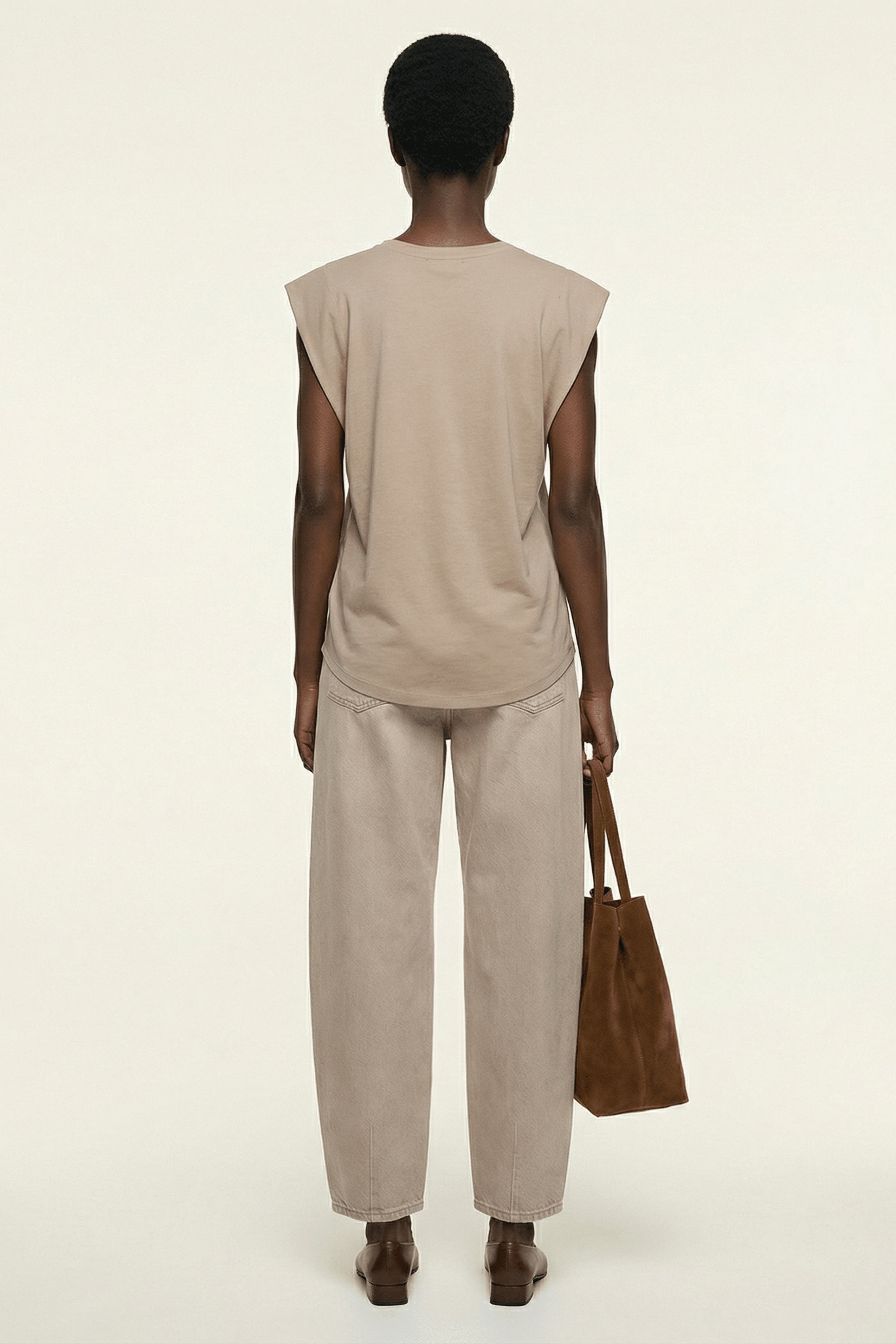 Camiseta beige con pedreria en el escote sin mangas Lolitas&L - lolitasyl.com