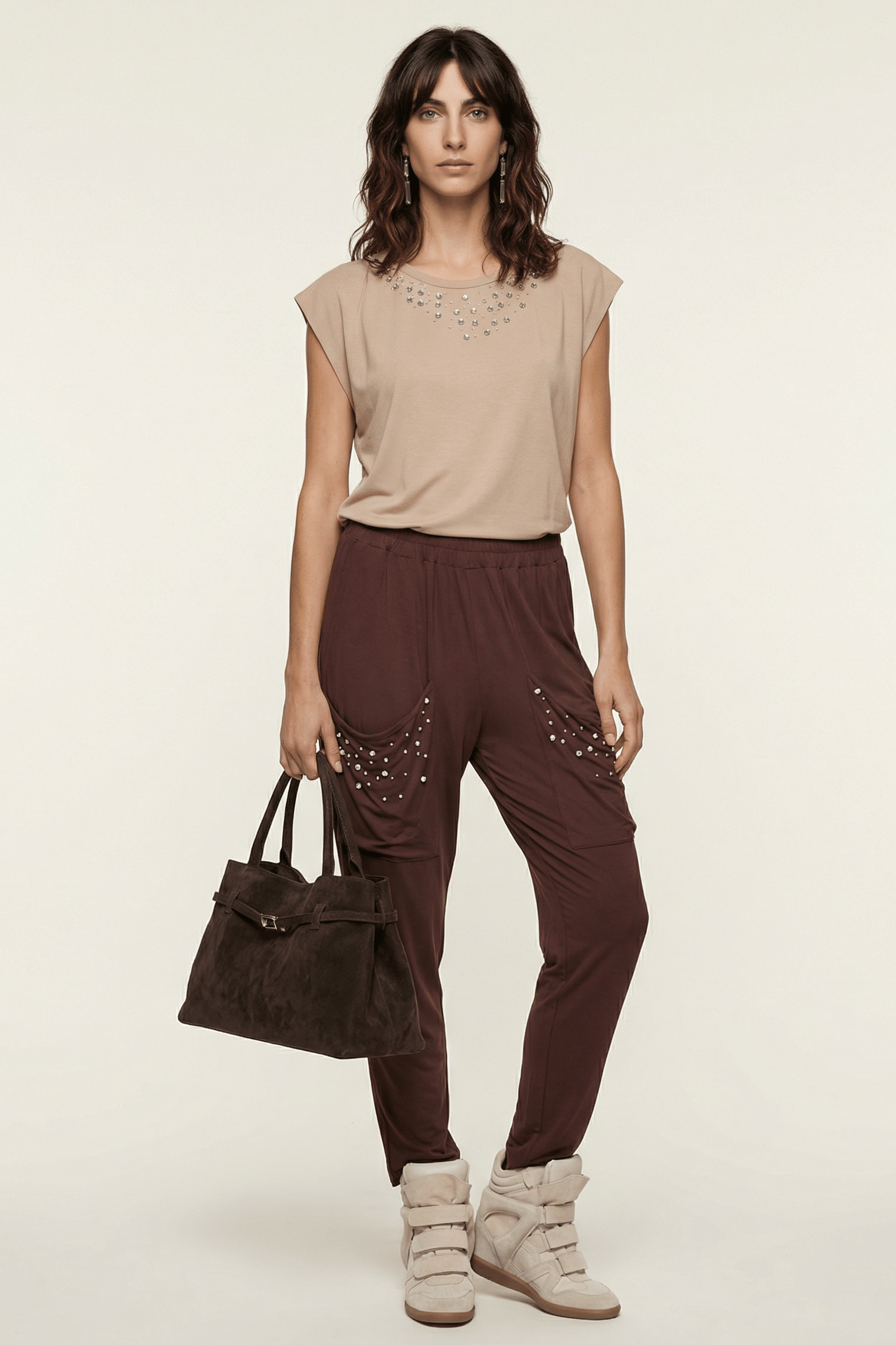 Camiseta beige con pedreria en el escote sin mangas Lolitas&L - lolitasyl.com