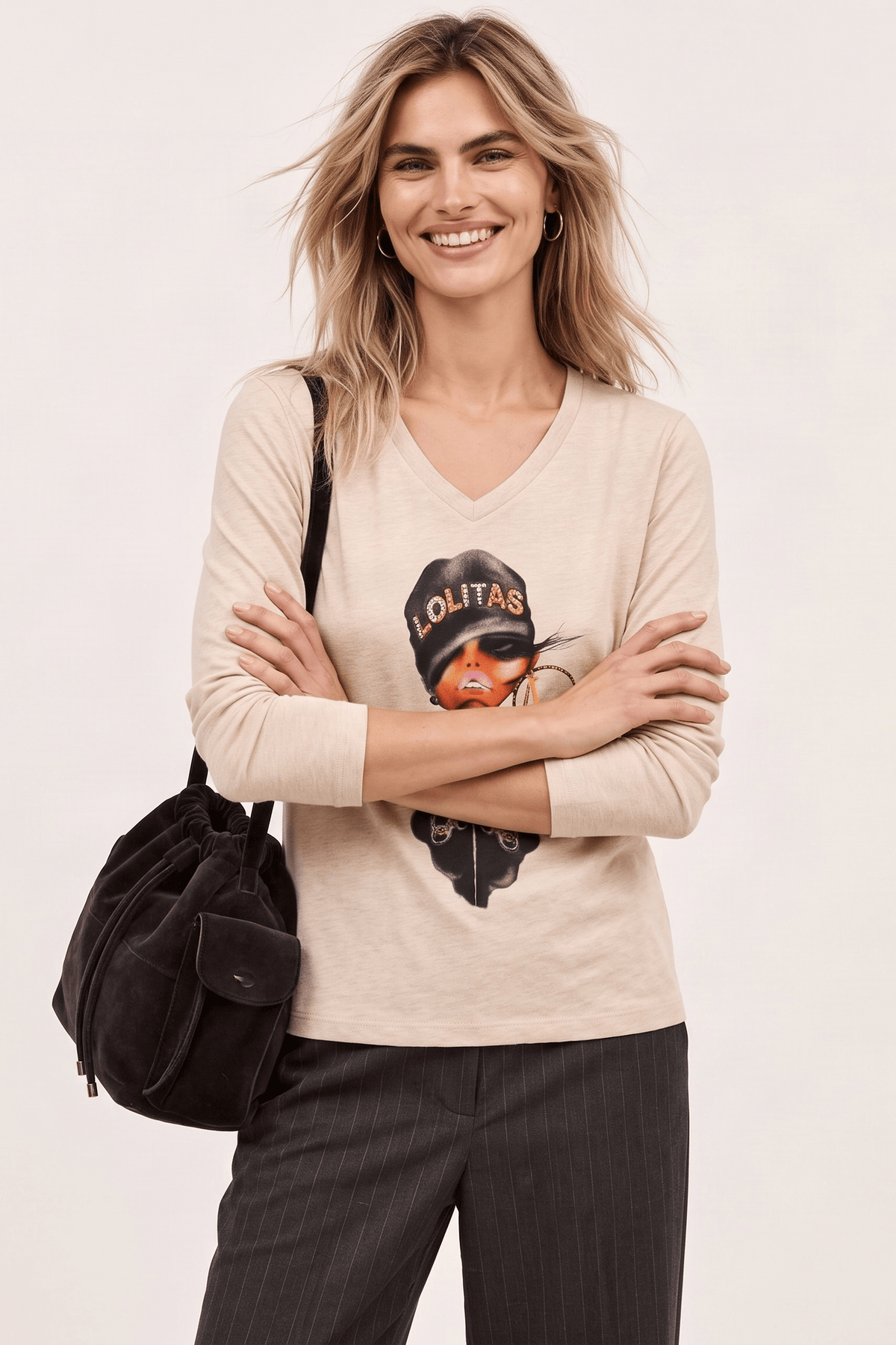 Camiseta Beige de Algodón con Escote Pico, Estampado Digital y Accesorios – Lolitas&L - lolitasyl.com