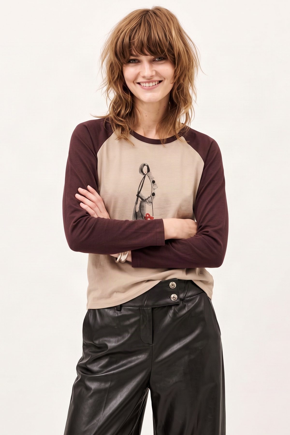Camiseta Bicolor Beige de Algodón con Estampado Digital y Piedras – Lolitas&L