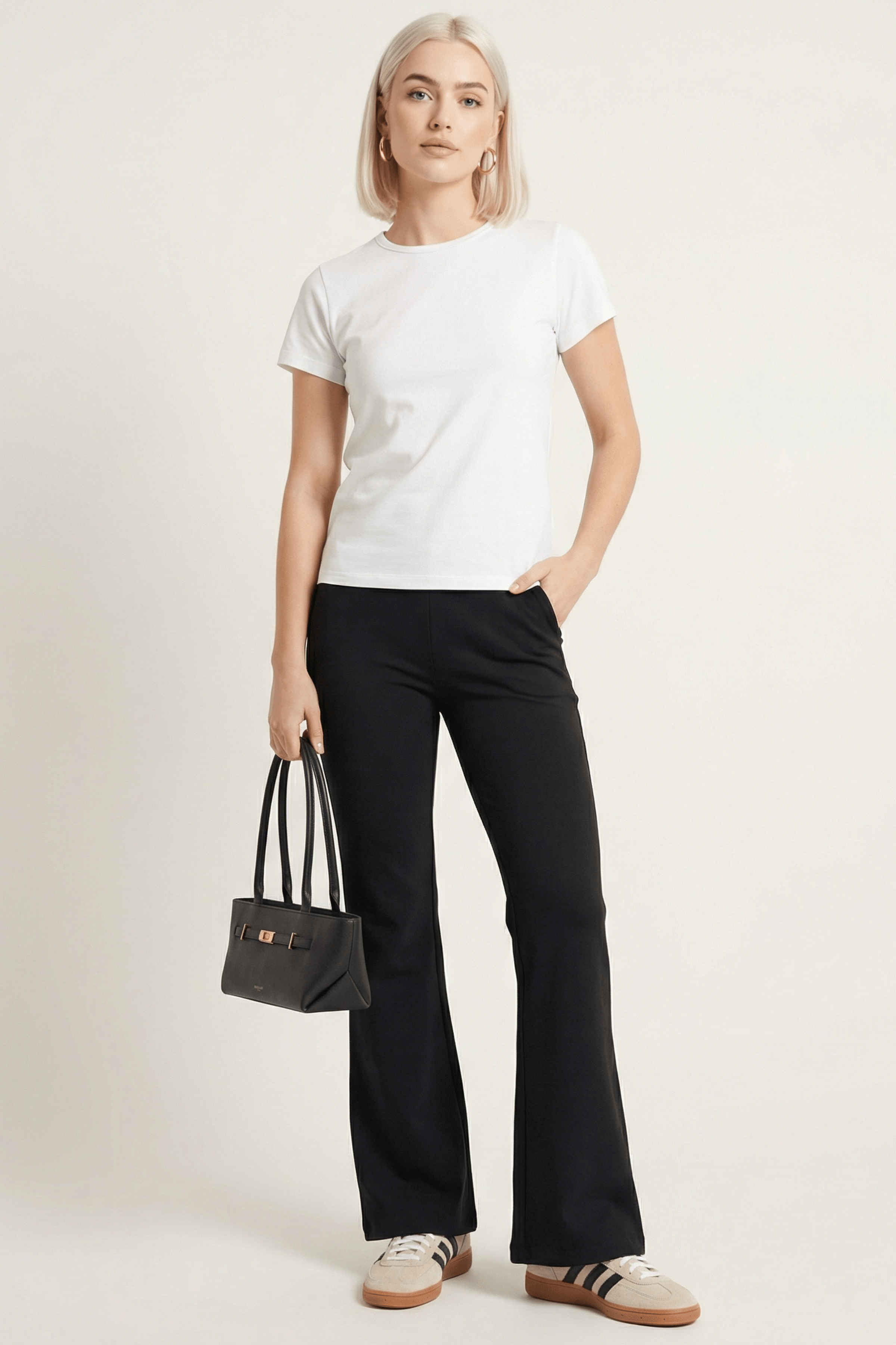 Camiseta blanca basica con escote caja y manga corta Lolitas&L - lolitasyl.com