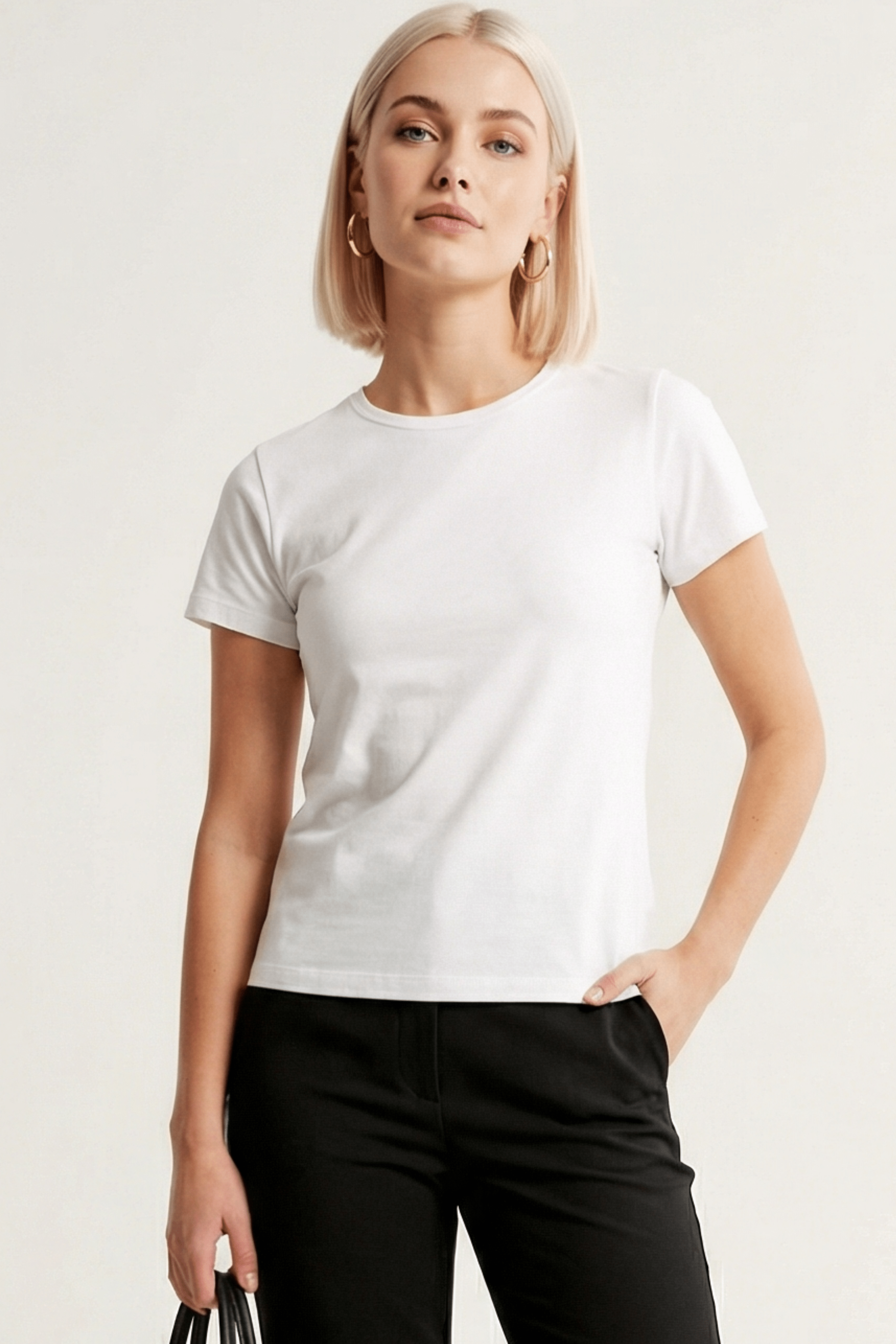 Camiseta blanca basica con escote caja y manga corta Lolitas&L - lolitasyl.com