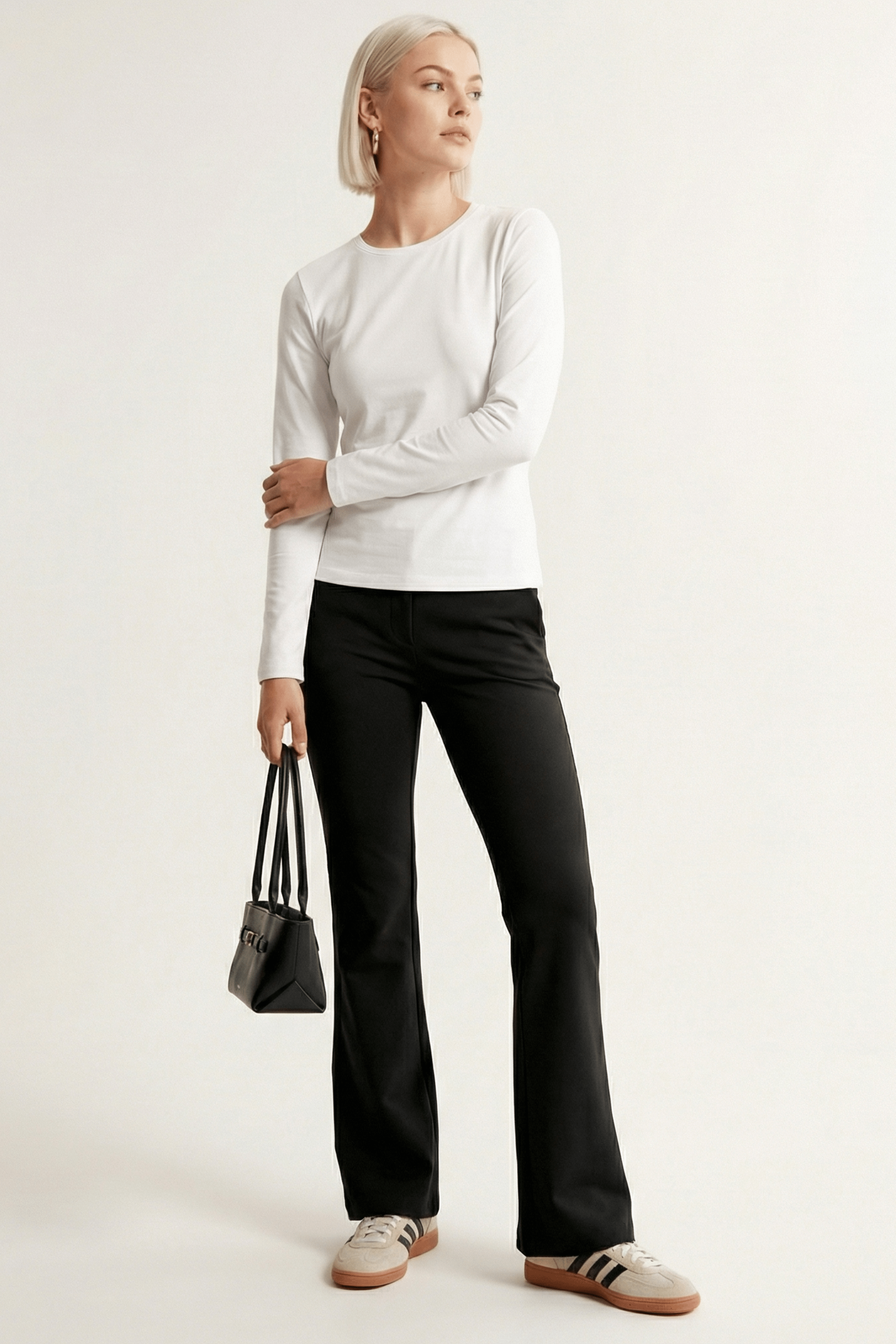 Camiseta blanca basica con escote caja y manga larga Lolitas&L - lolitasyl.com