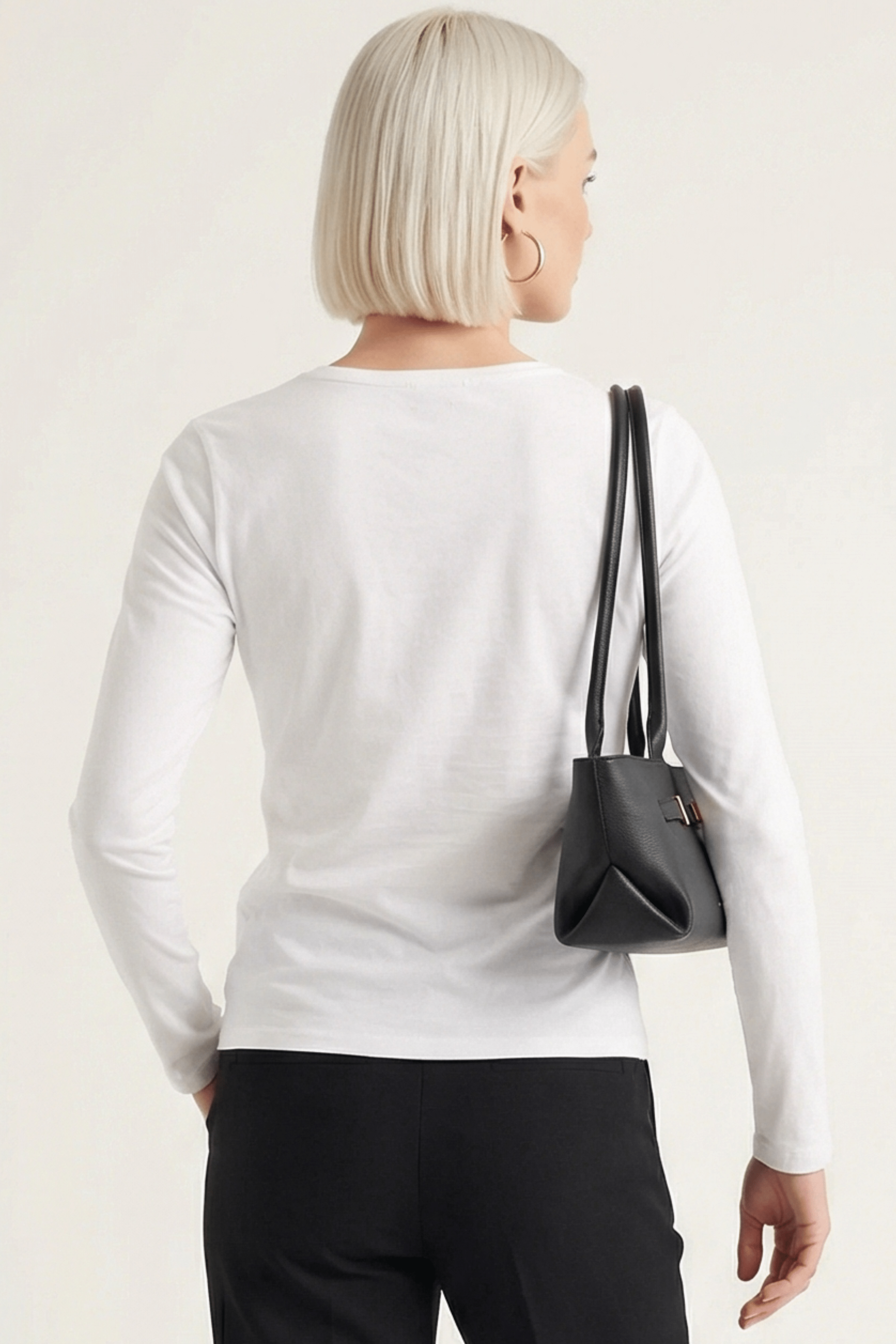 Camiseta blanca basica con escote collar y manga larga Lolitas&L - lolitasyl.com