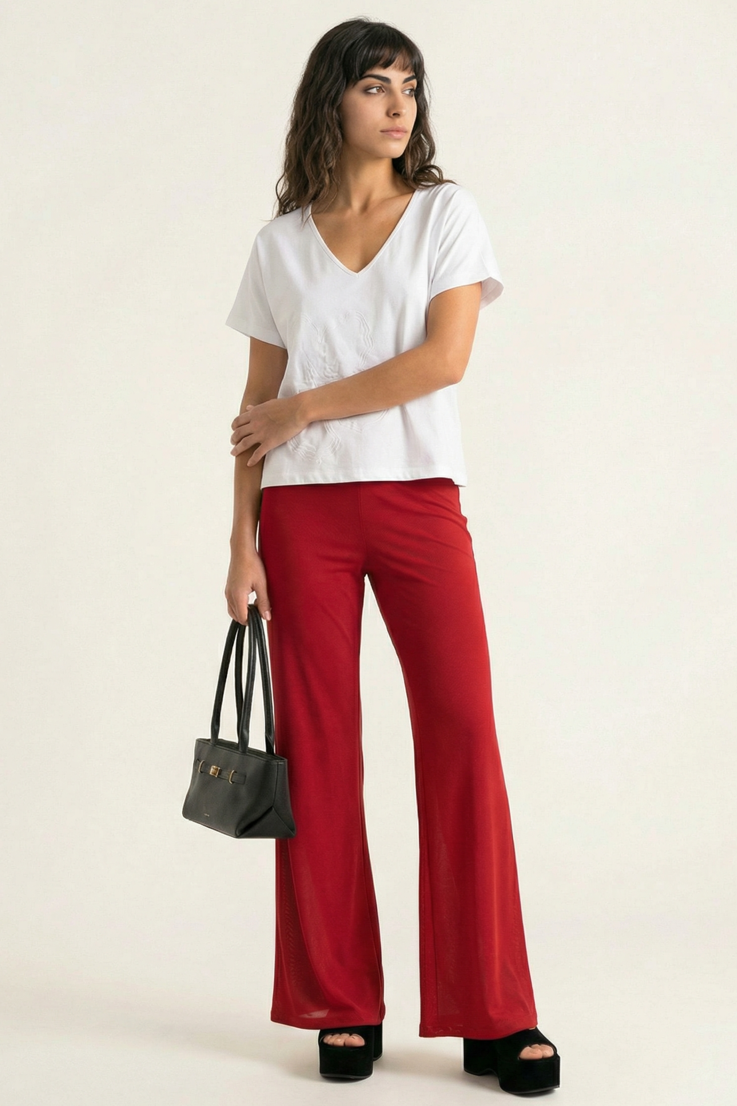 Camiseta blanca con bordado al tono flor LolitasyL