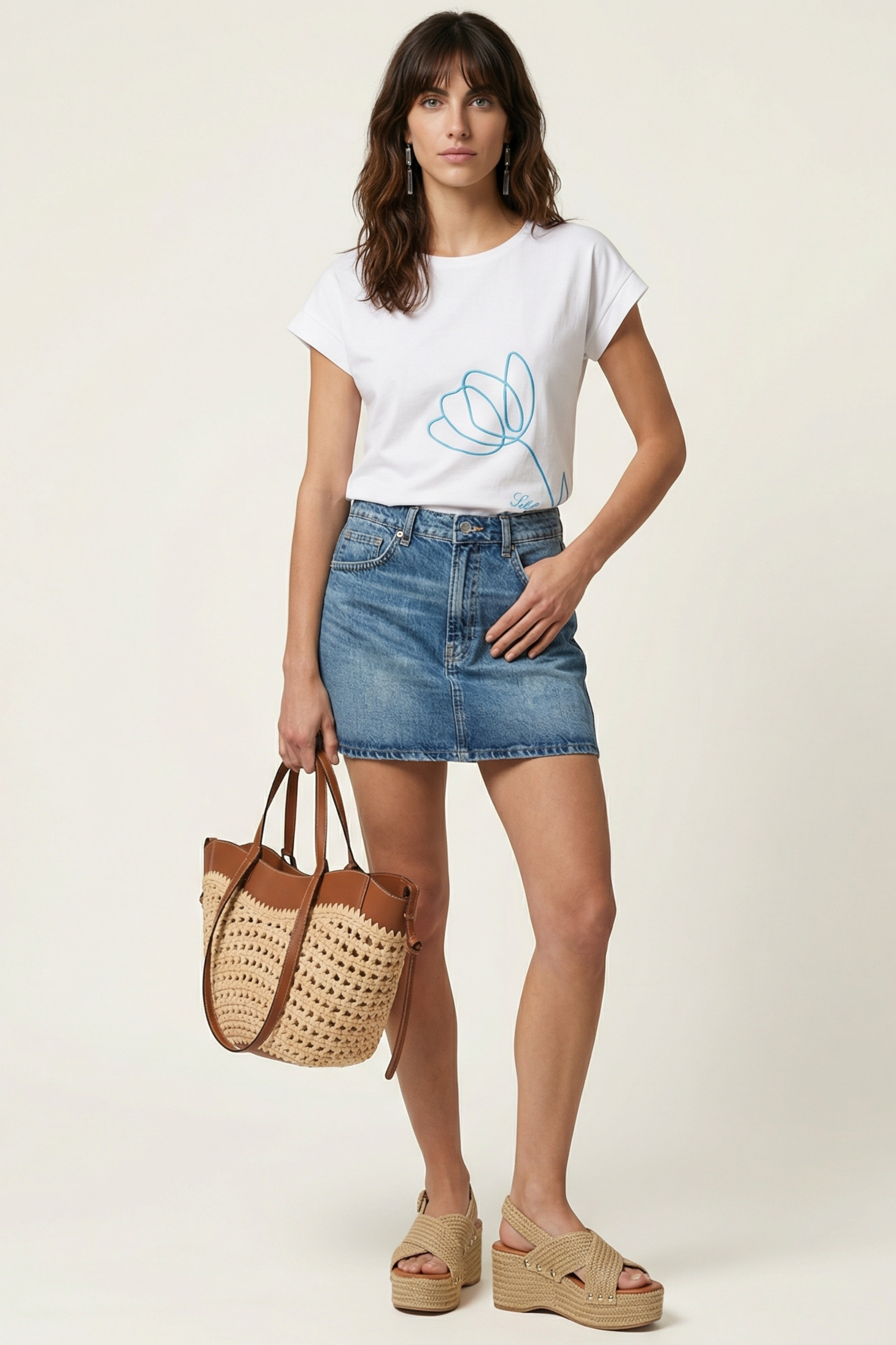 Camiseta blanca con bordado flor en cordon Lolitas&L