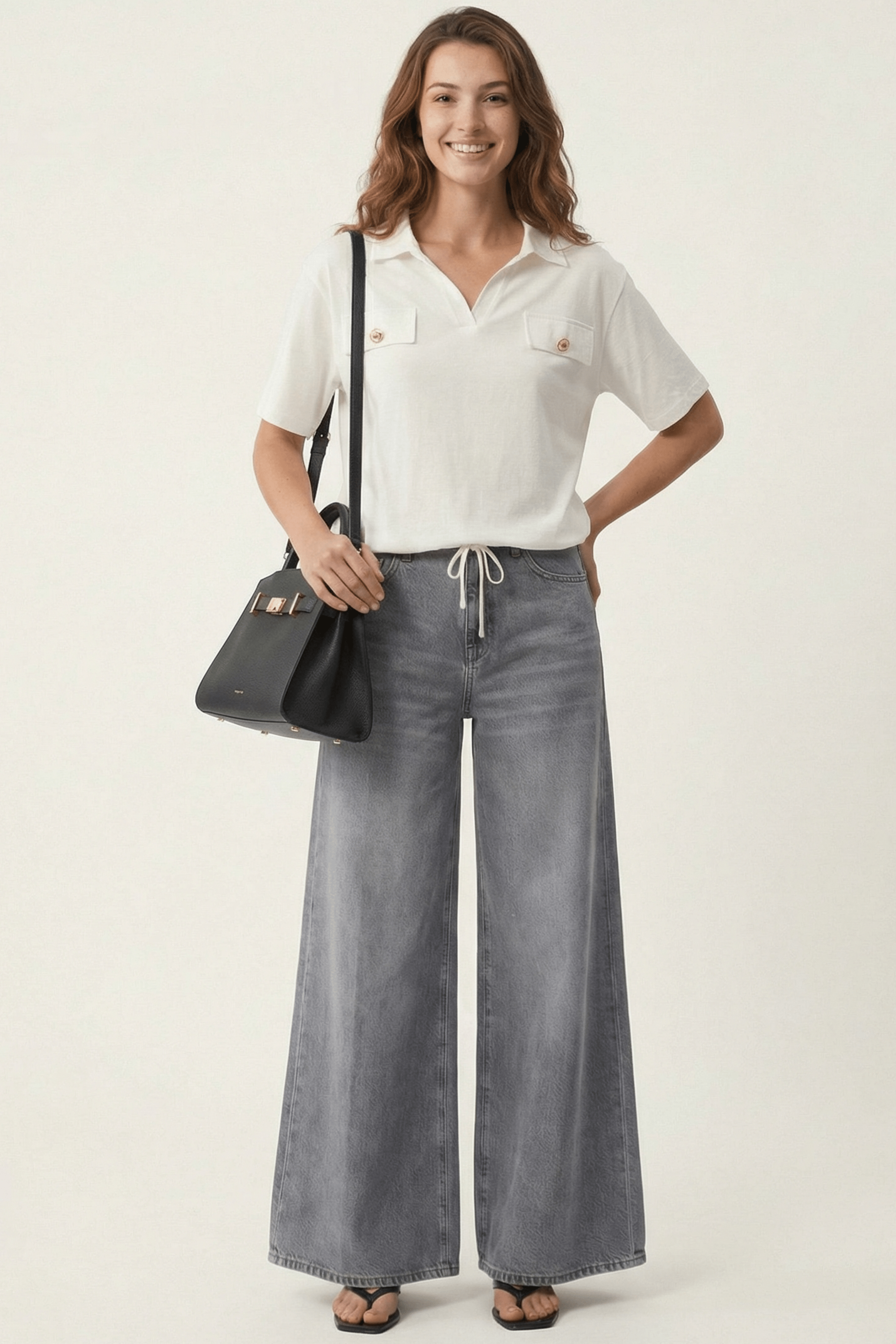 Camiseta blanca camisera con tapetas y botones dorados Lolitas&L - lolitasyl.com