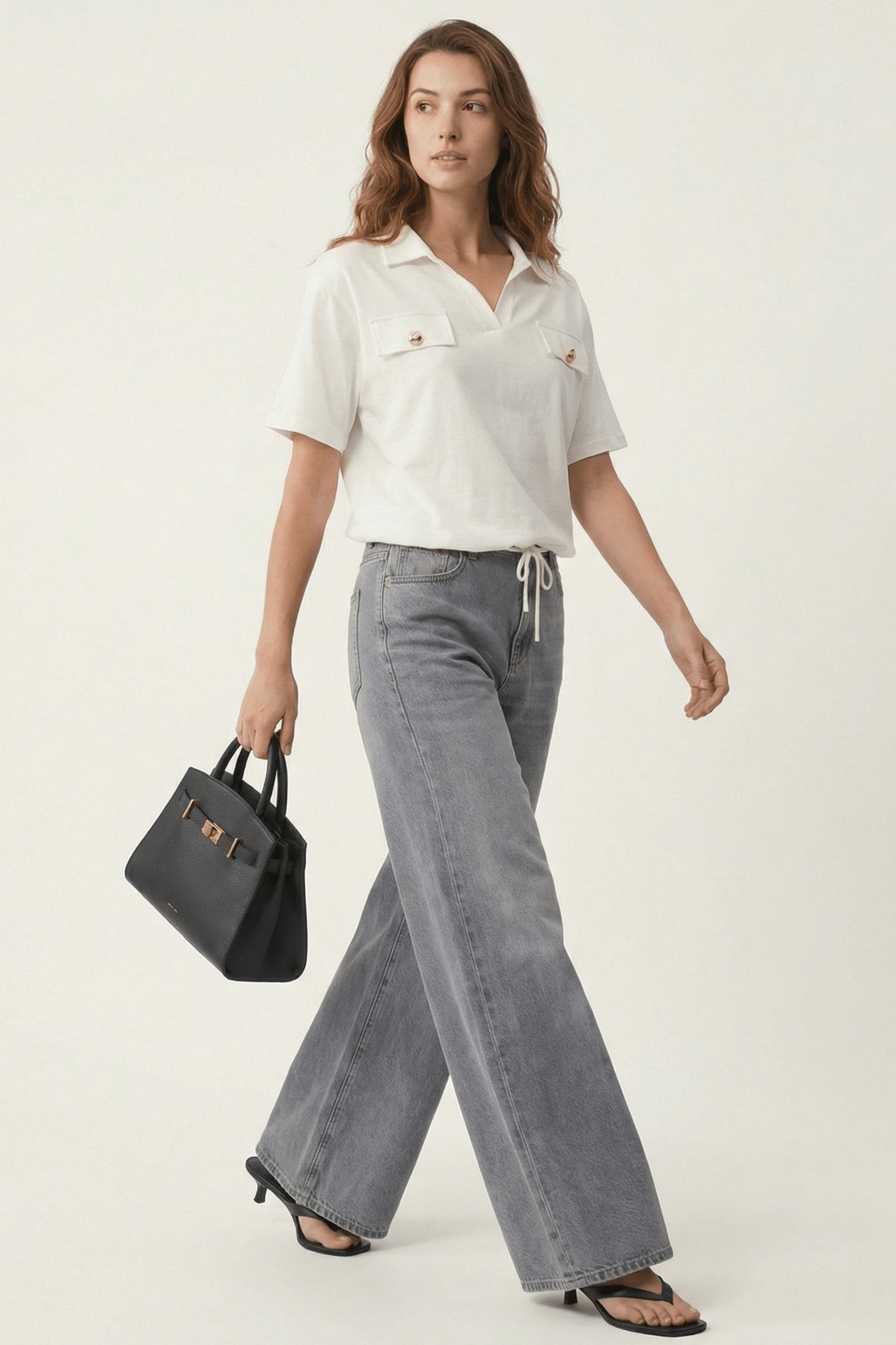 Camiseta blanca camisera con tapetas y botones dorados Lolitas&L - lolitasyl.com