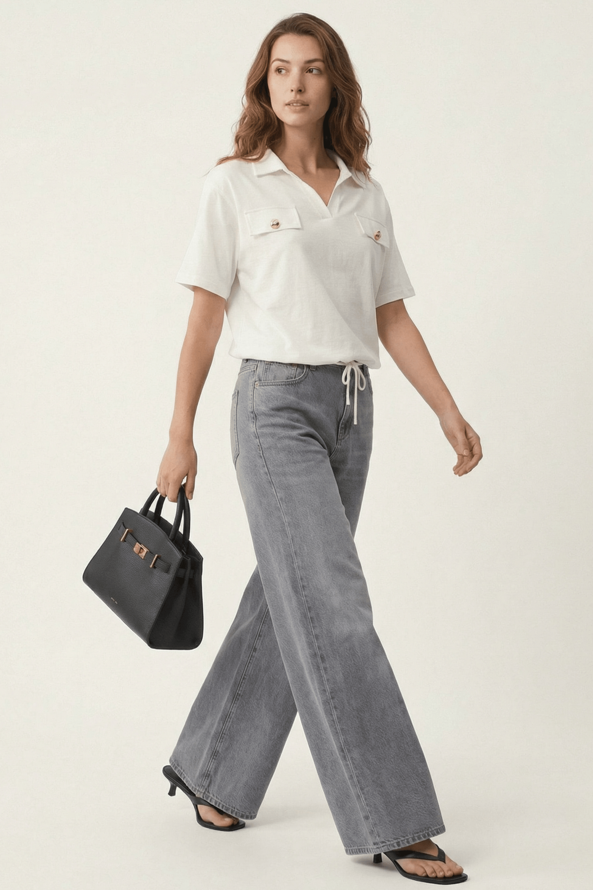 Camiseta blanca camisera con tapetas y botones dorados Lolitas&L - lolitasyl.com