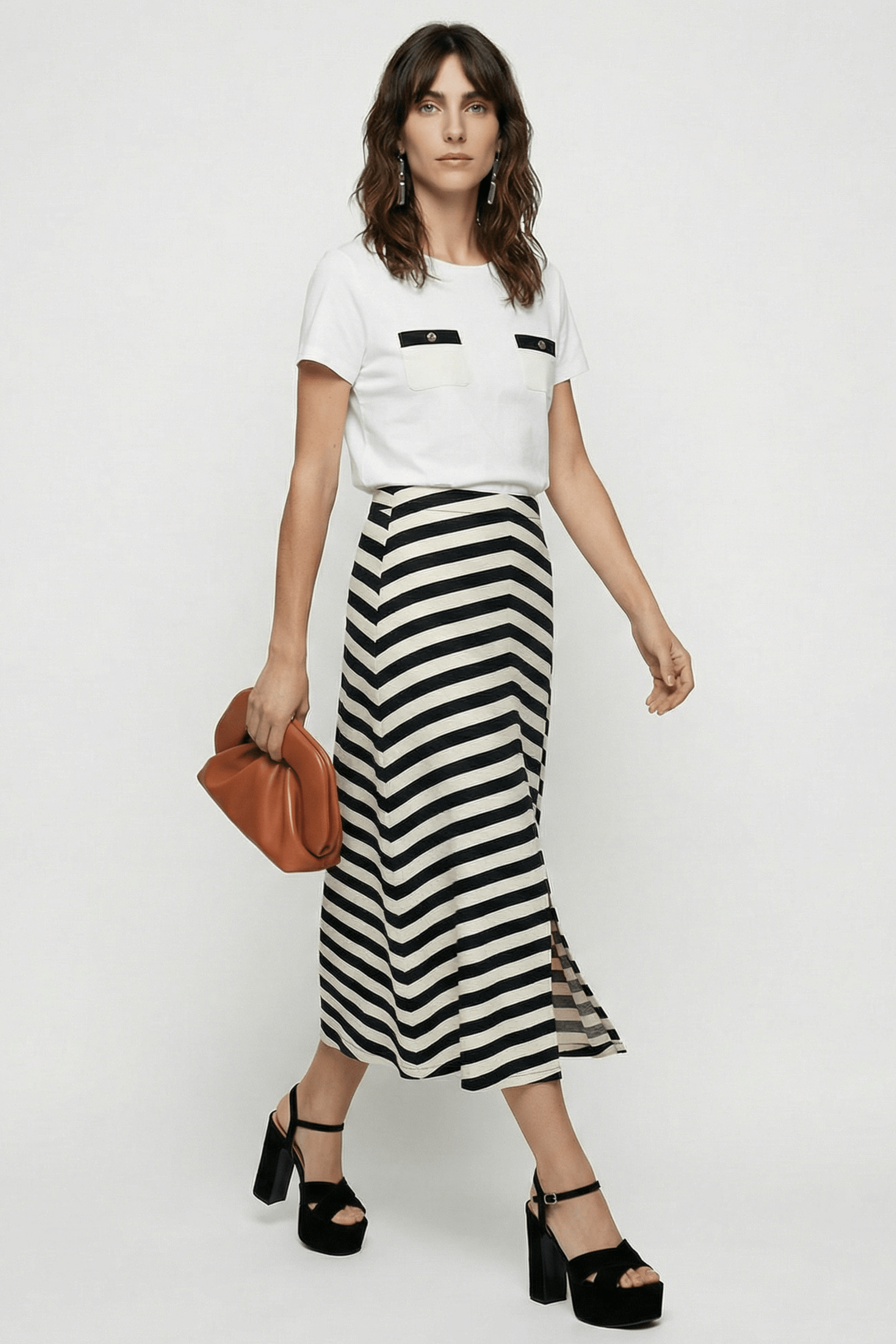 Camiseta blanca con bolsillos en el pecho Lolitas&L - lolitasyl.com