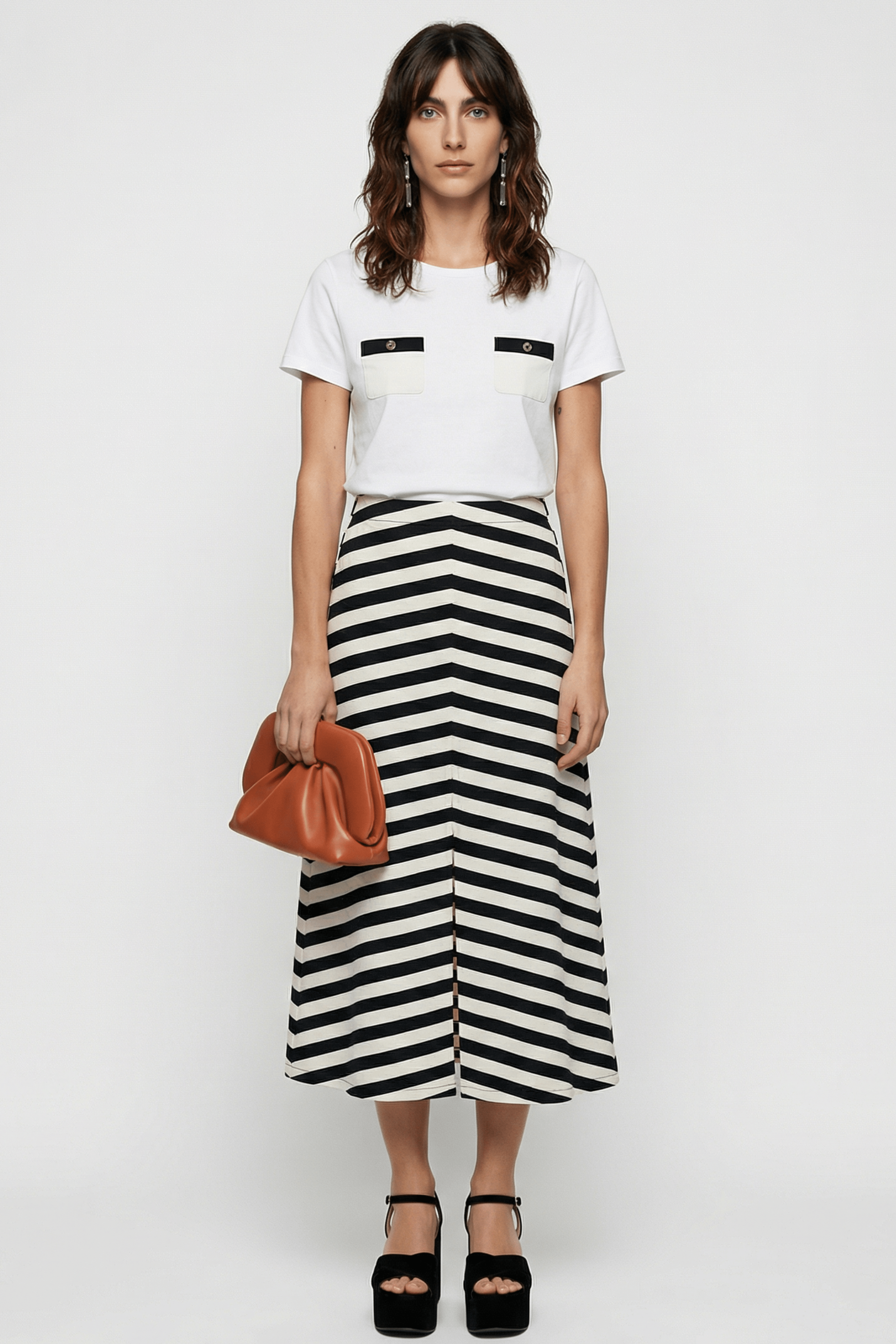 Camiseta blanca con bolsillos en el pecho Lolitas&L - lolitasyl.com