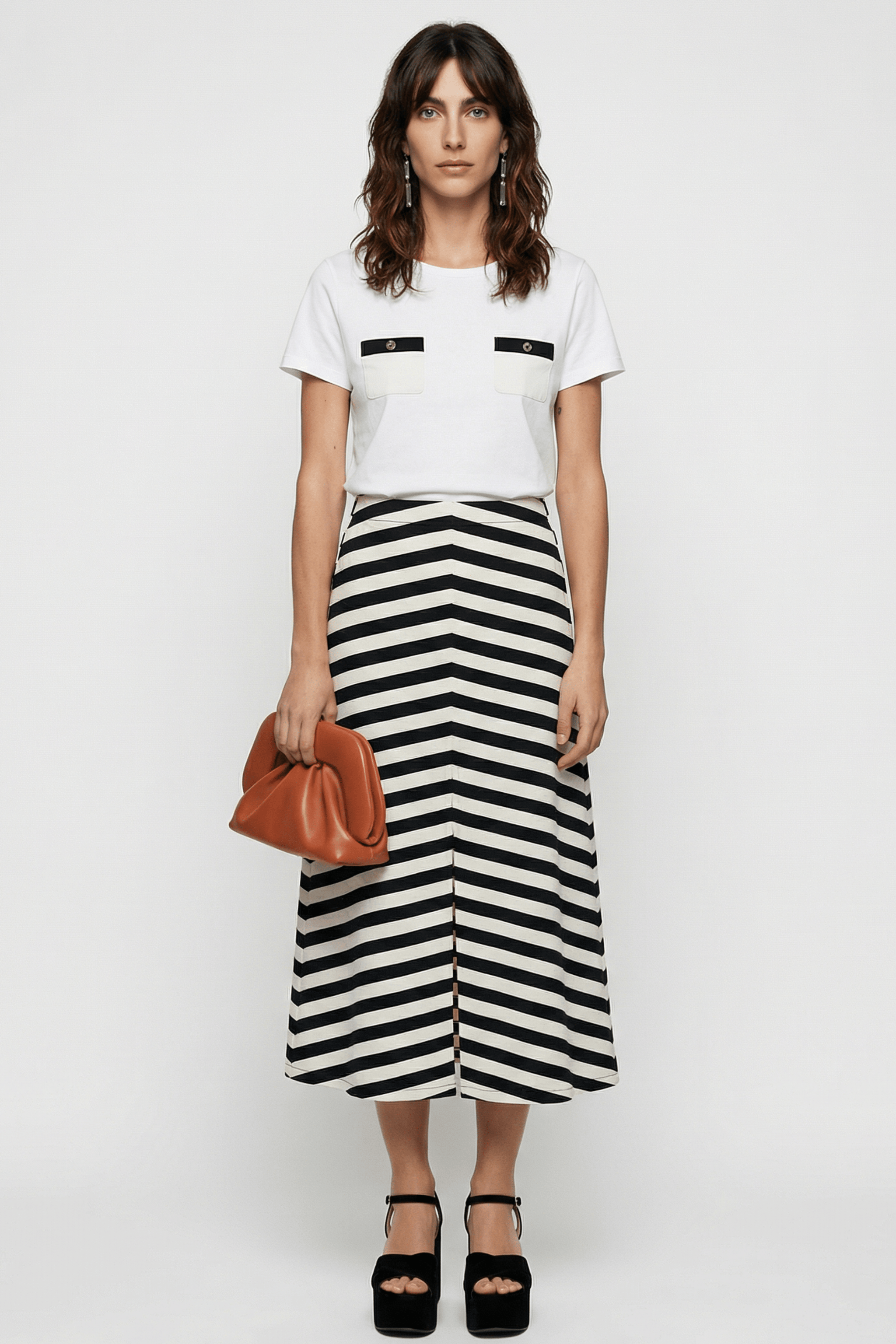 Camiseta blanca con bolsillos en el pecho Lolitas&L - lolitasyl.com