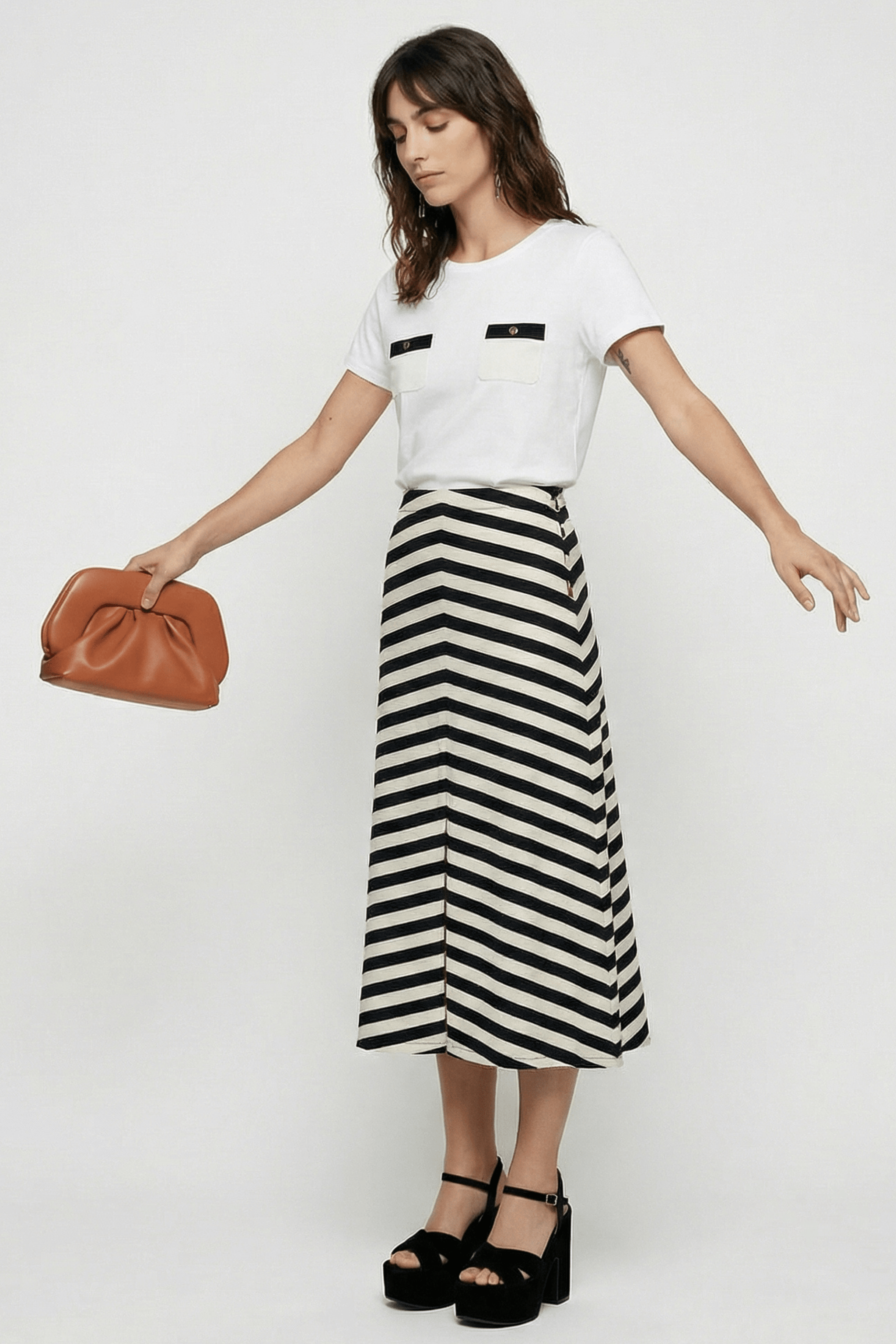 Camiseta blanca con bolsillos en el pecho Lolitas&L - lolitasyl.com