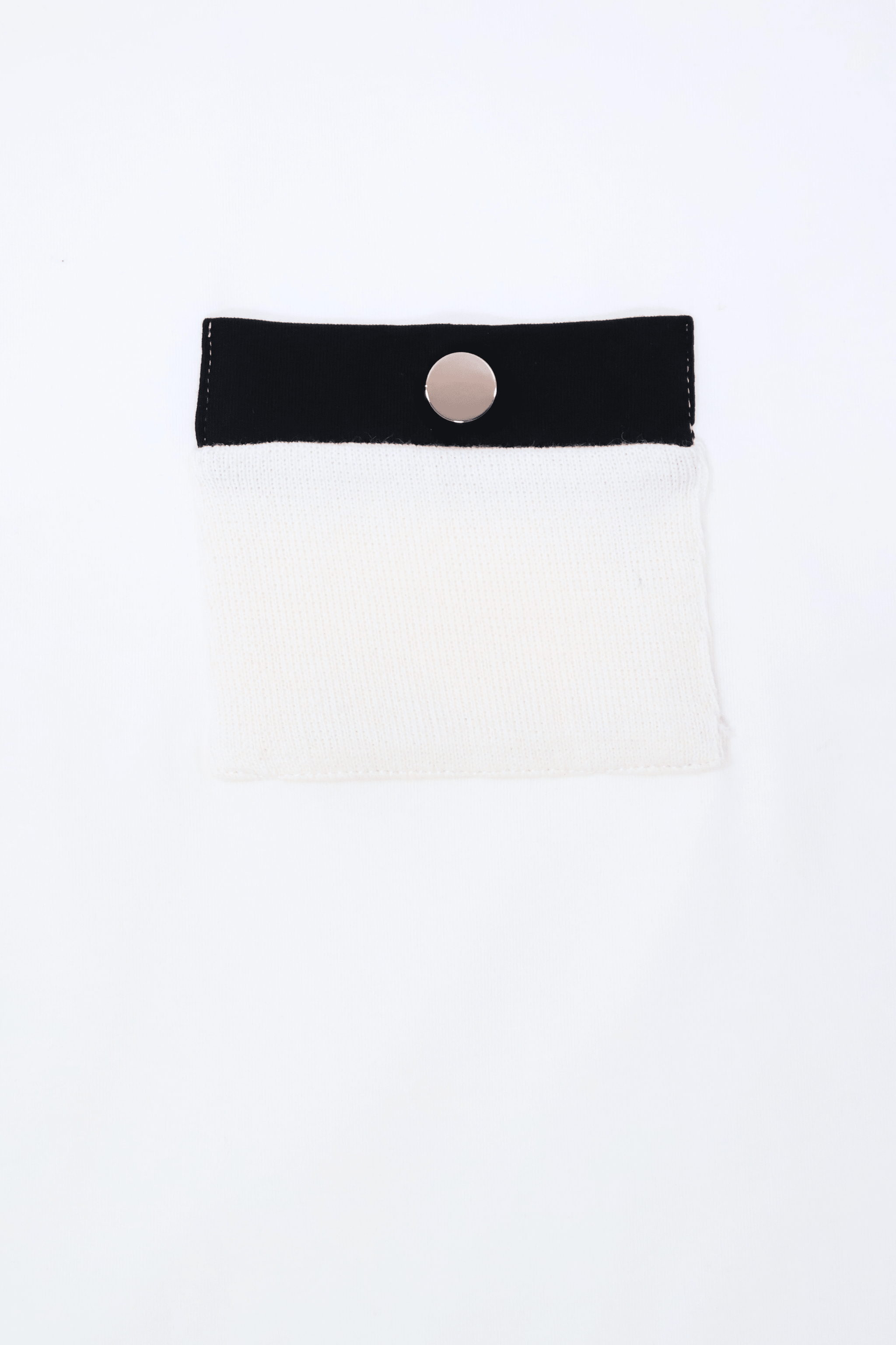 Camiseta blanca con bolsillos en el pecho Lolitas&L - lolitasyl.com