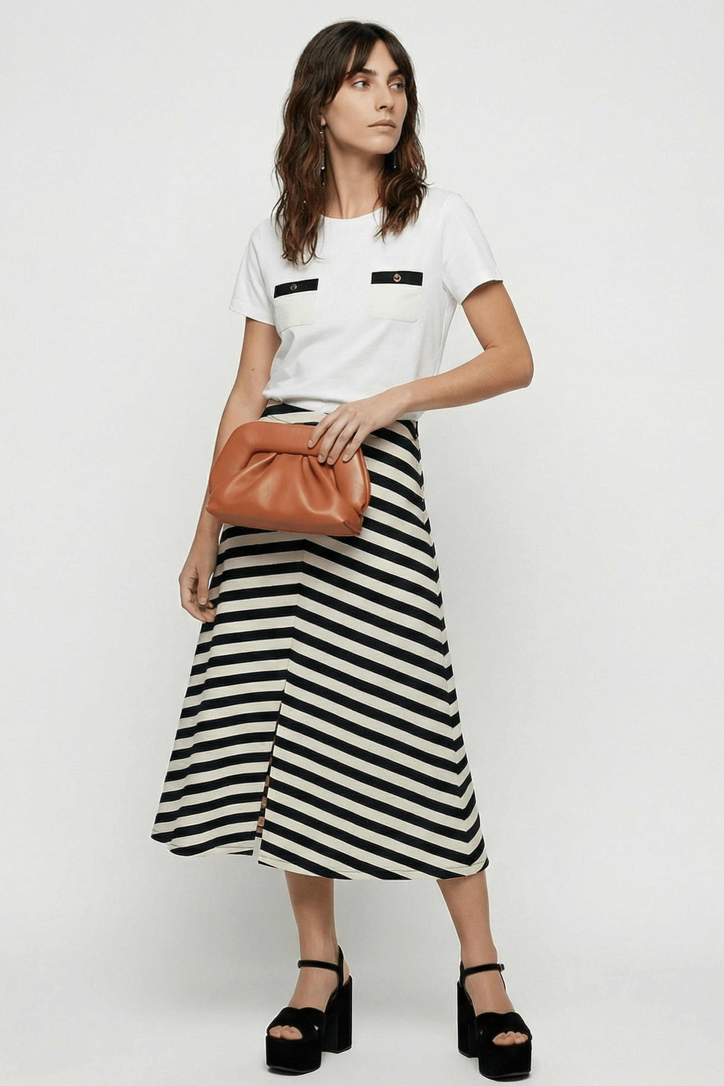 Camiseta blanca con bolsillos en el pecho Lolitas&L - lolitasyl.com