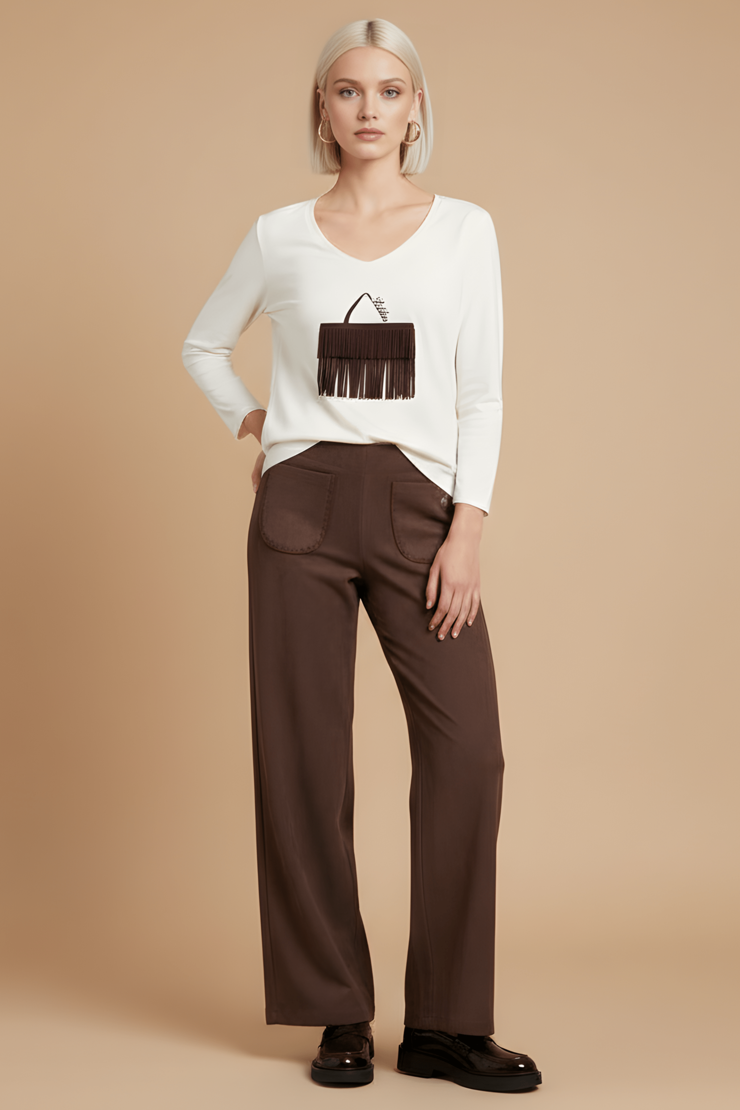 Camiseta blanca con bolsito de flecos marron manga larga Lolitas&L - lolitasyl.com