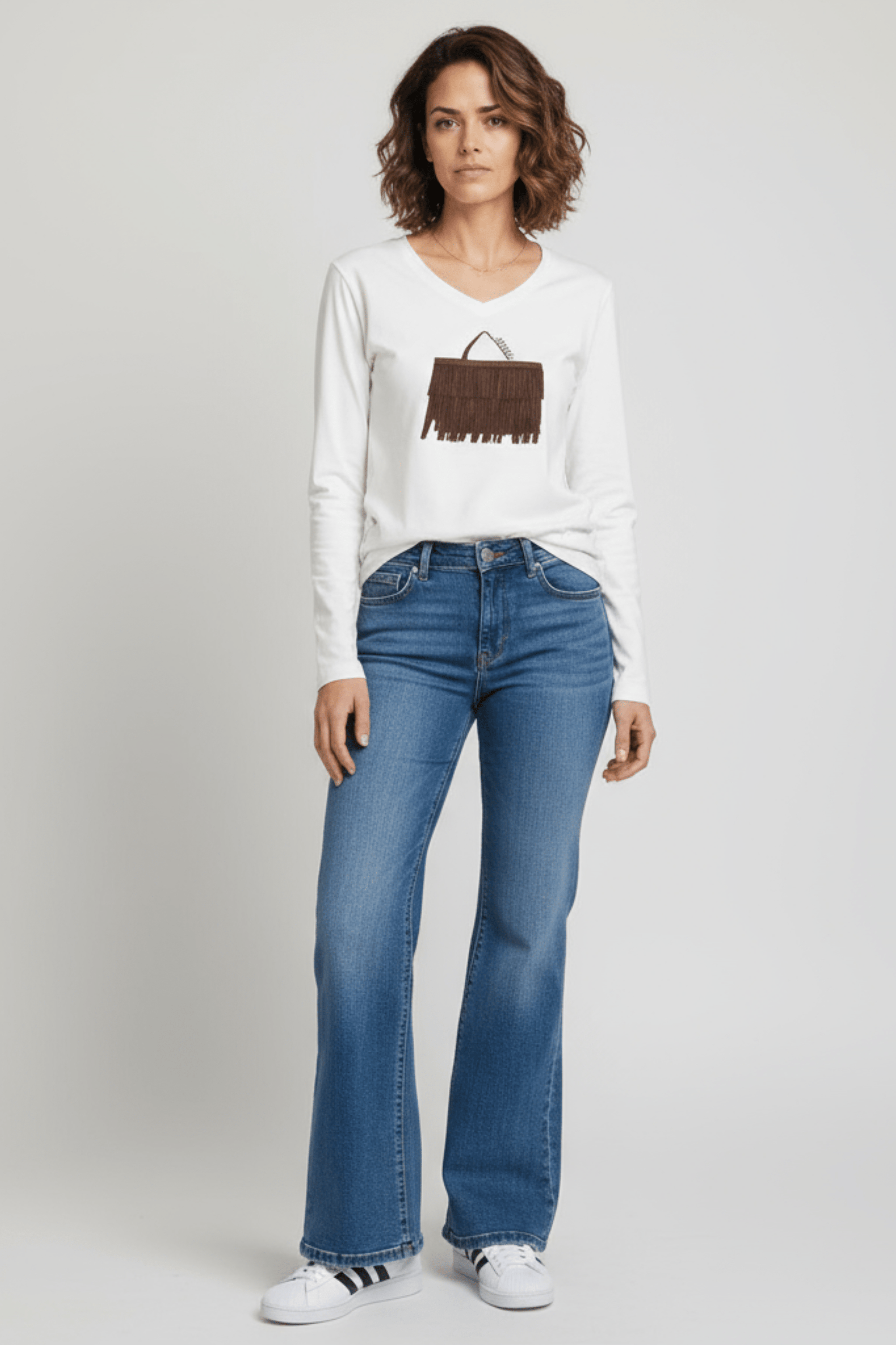 Camiseta blanca con bolsito de flecos marron manga larga Lolitas&L - lolitasyl.com