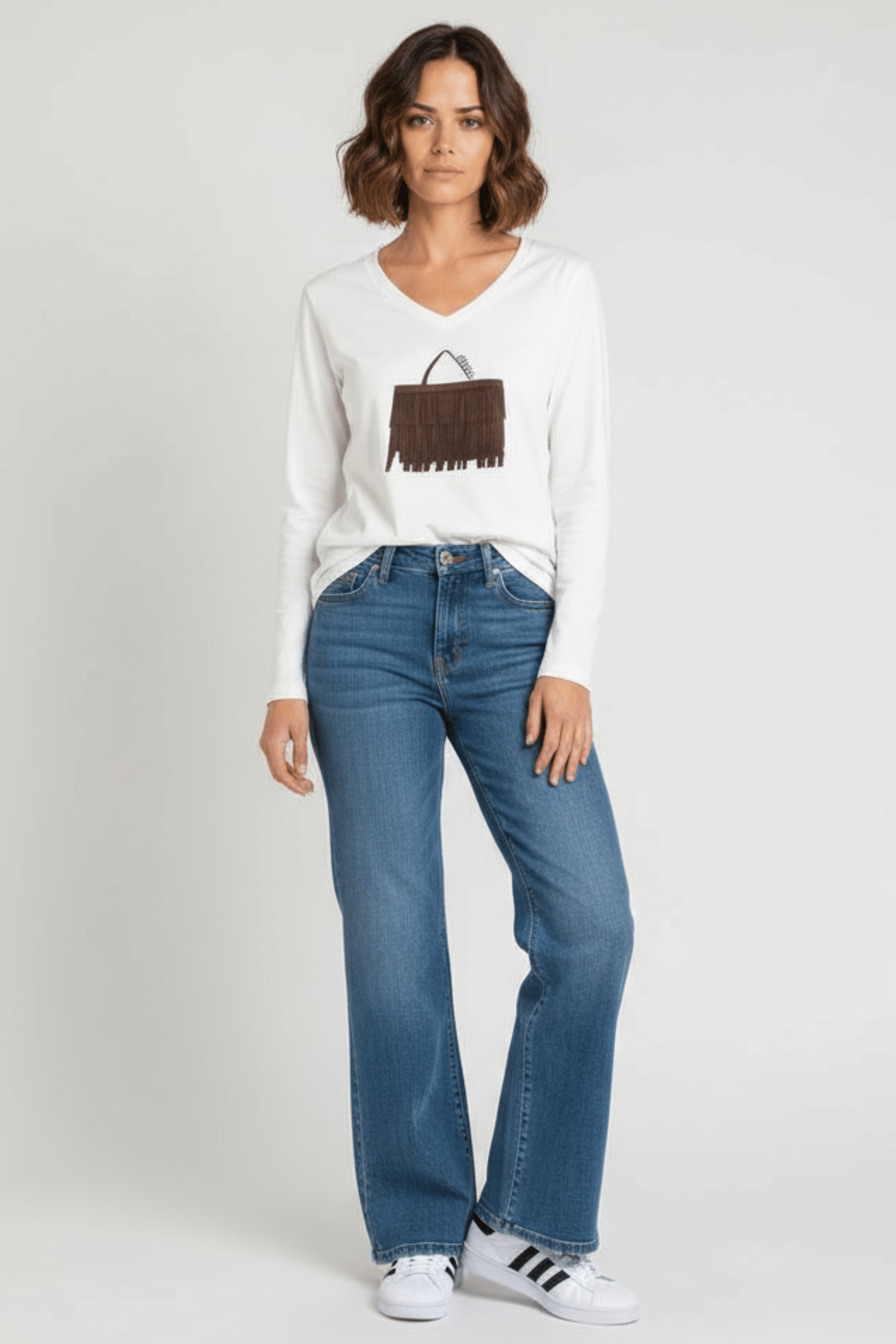 Camiseta blanca con bolsito de flecos marron manga larga Lolitas&L - lolitasyl.com