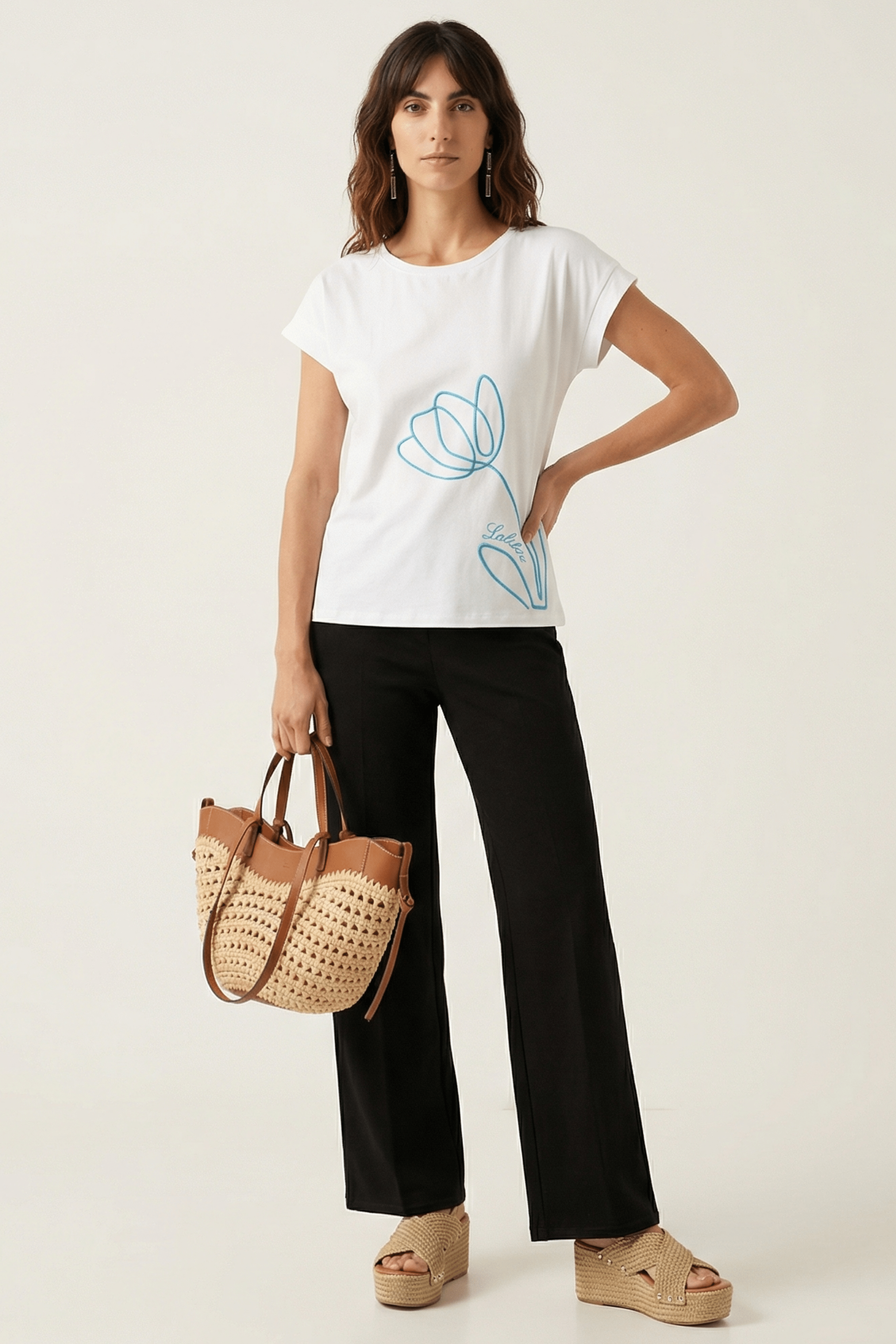 Camiseta blanca con bordado flor en cordon Lolitas&L - lolitasyl.com