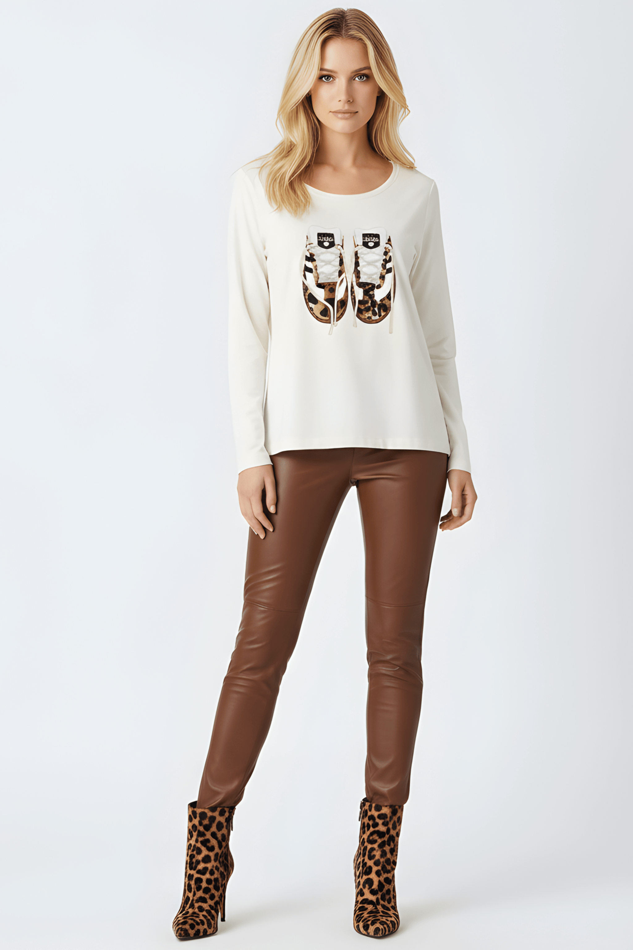 Camiseta blanca con bordado sneakers manga larga Lolitas&L - lolitasyl.com