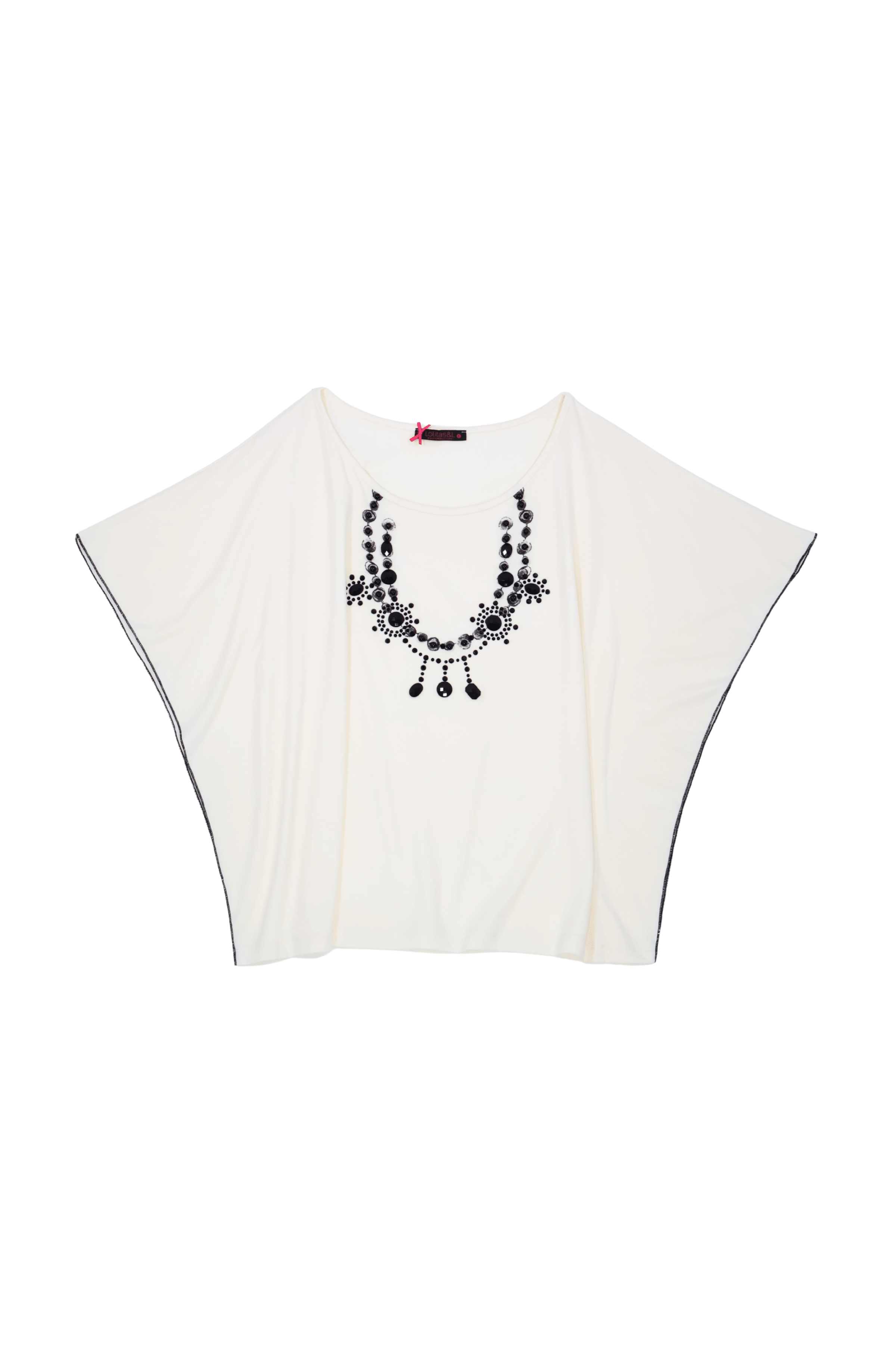 Camiseta blanca con collar pedreria en el escote y manga murcielago Lolitas&L - lolitasyl.com