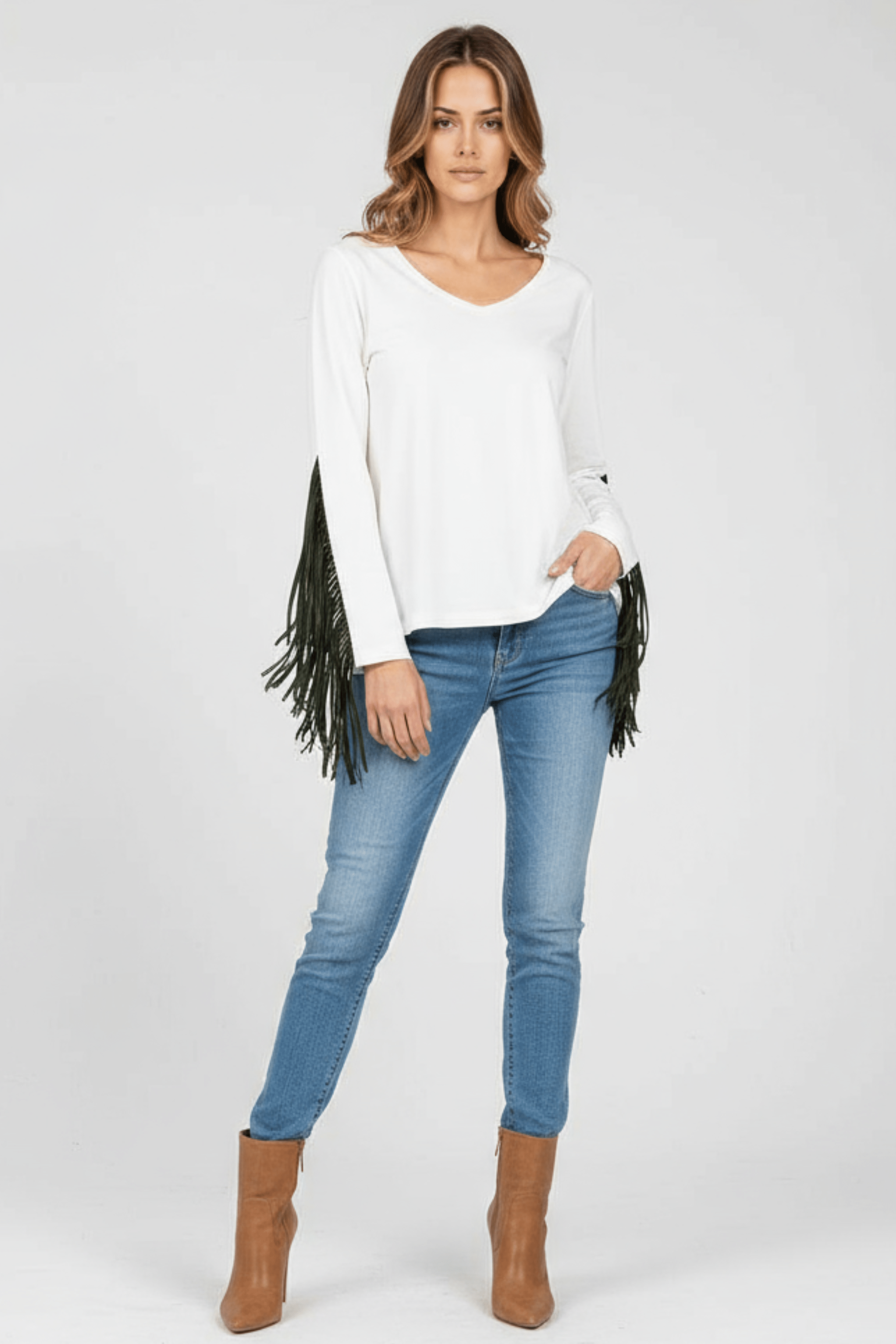 Camiseta blanca con flecos en espalda manga larga Lolitas&L - lolitasyl.com