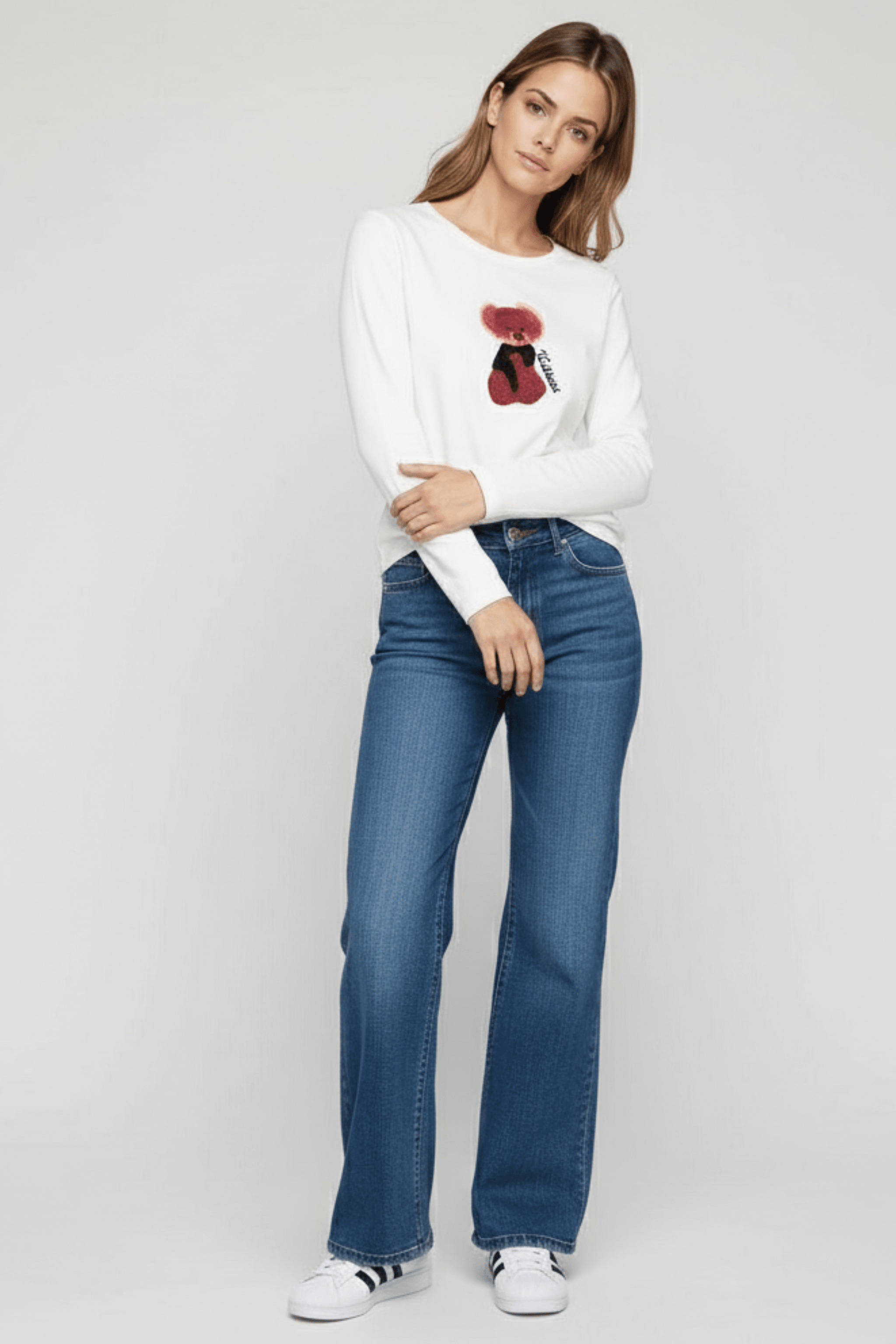 Camiseta blanca con osito fucsia bordado manga larga Lolitas&L - lolitasyl.com