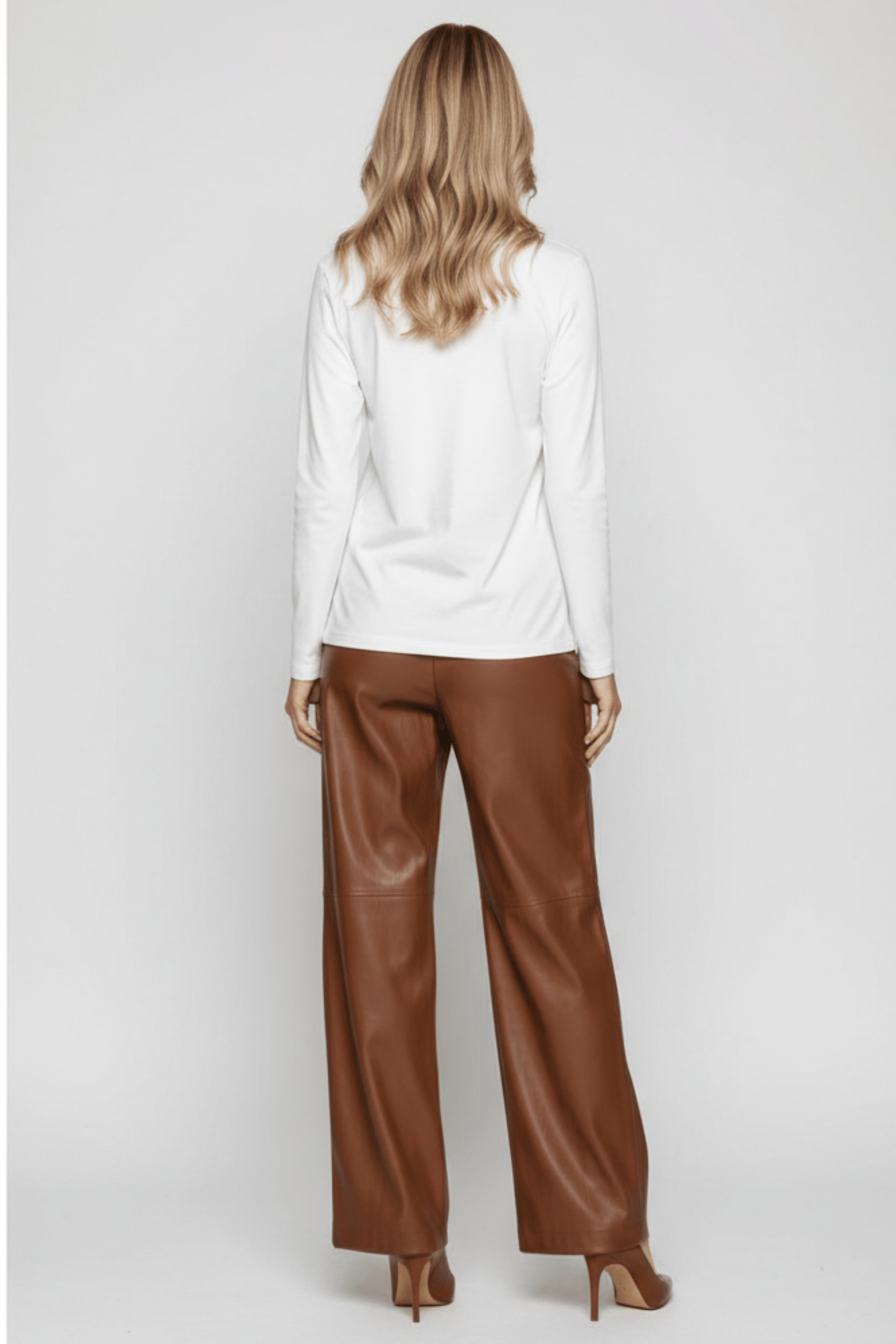 Camiseta blanca con perro bordado de flecos manga larga Lolitas&L - lolitasyl.com