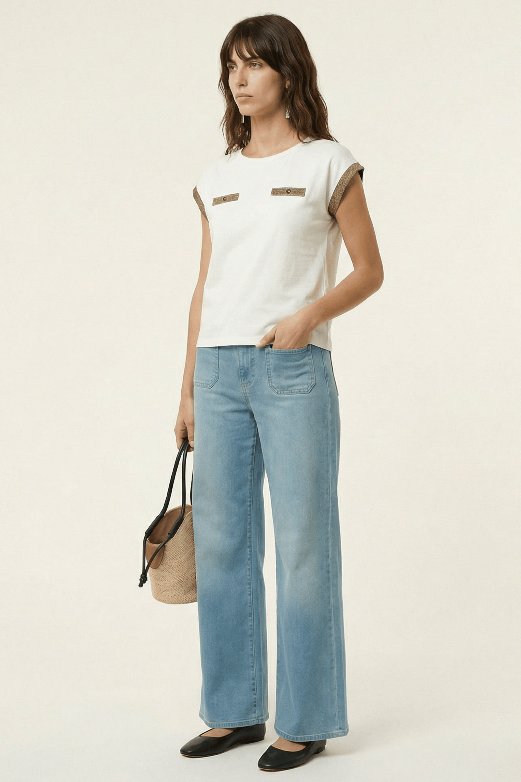 Camiseta blanca con ribetes lourex dorados y botones Lolitas&L - lolitasyl.com