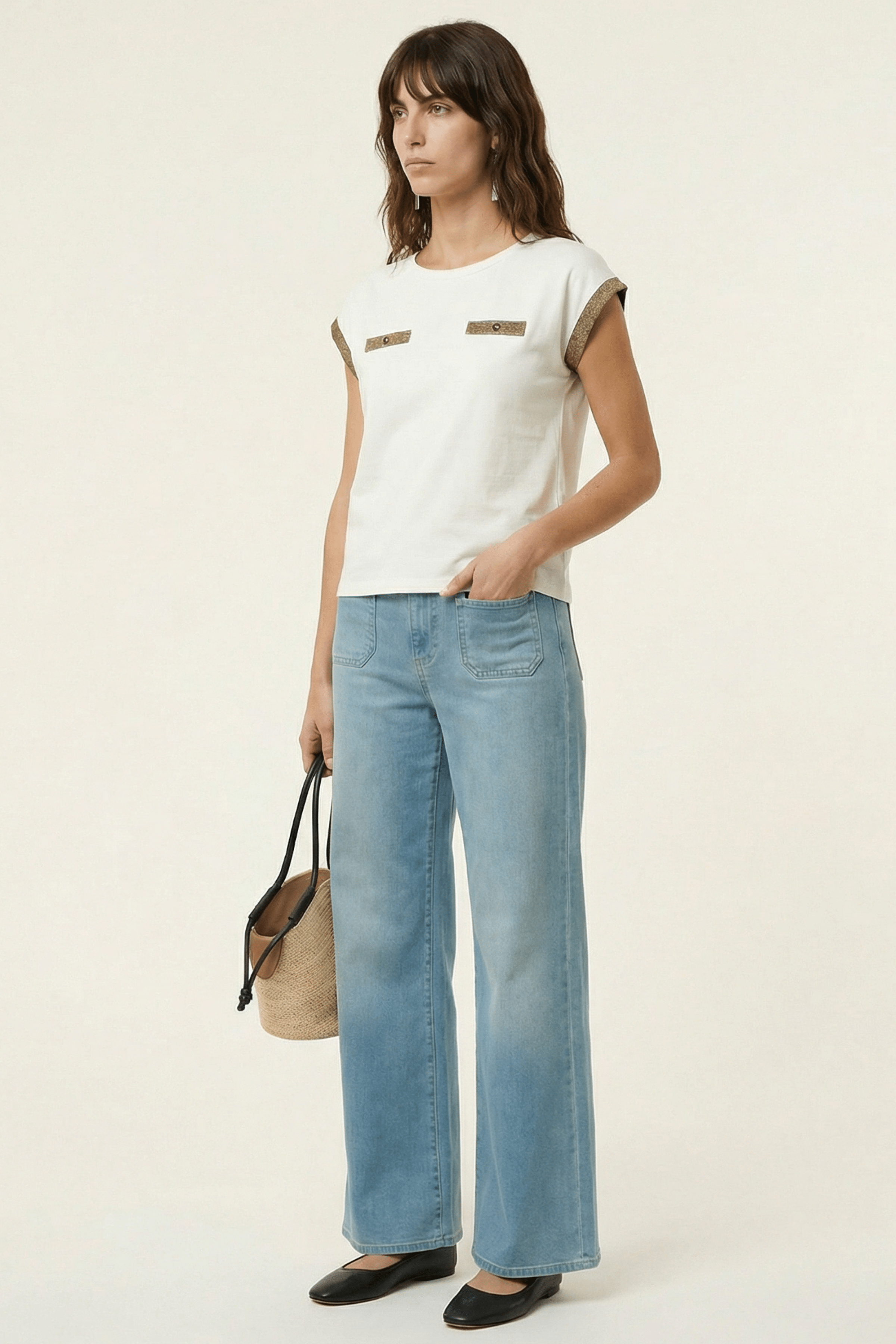 Camiseta blanca con ribetes lourex dorados y botones Lolitas&L - lolitasyl.com