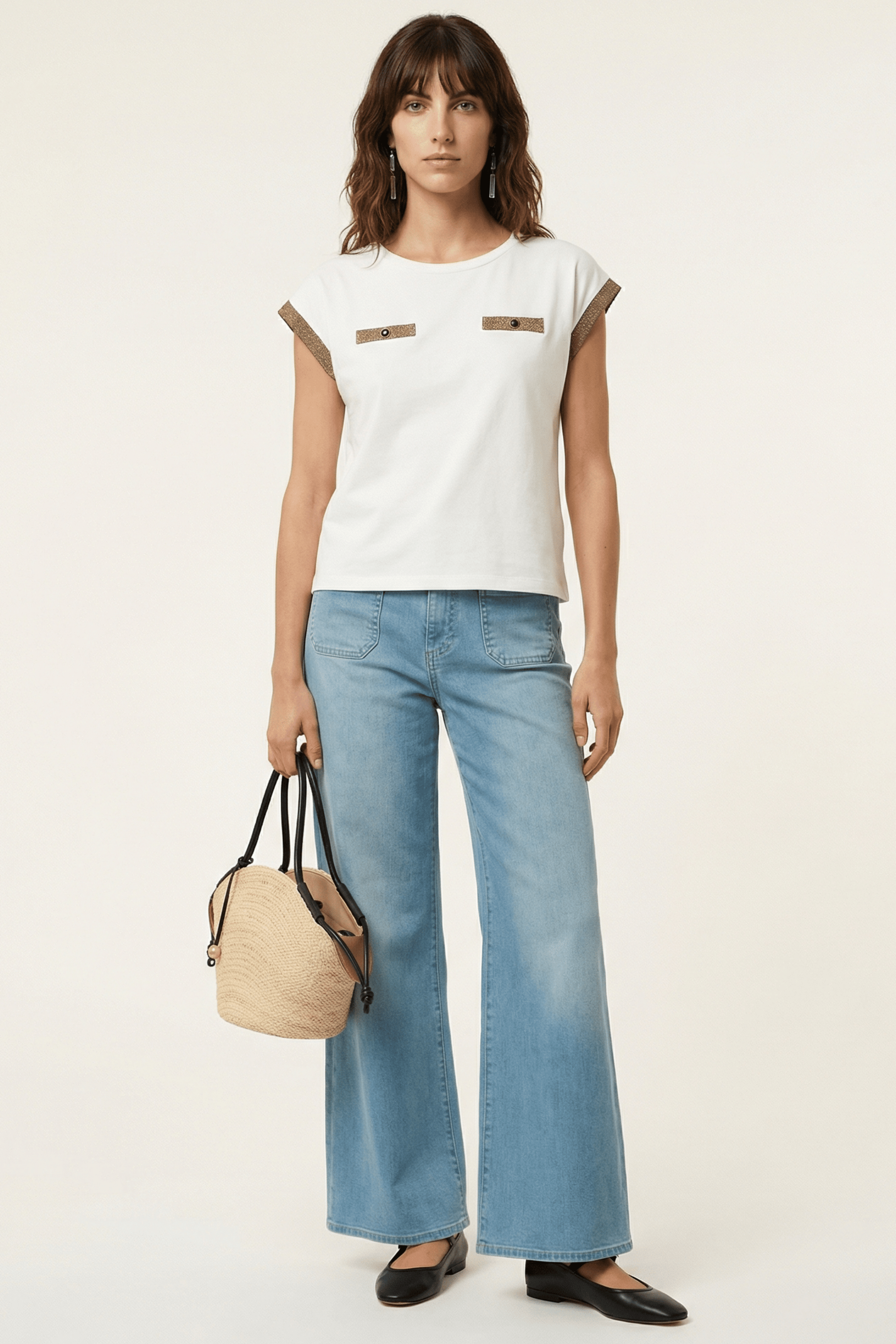 Camiseta blanca con ribetes lourex dorados y botones Lolitas&L - lolitasyl.com