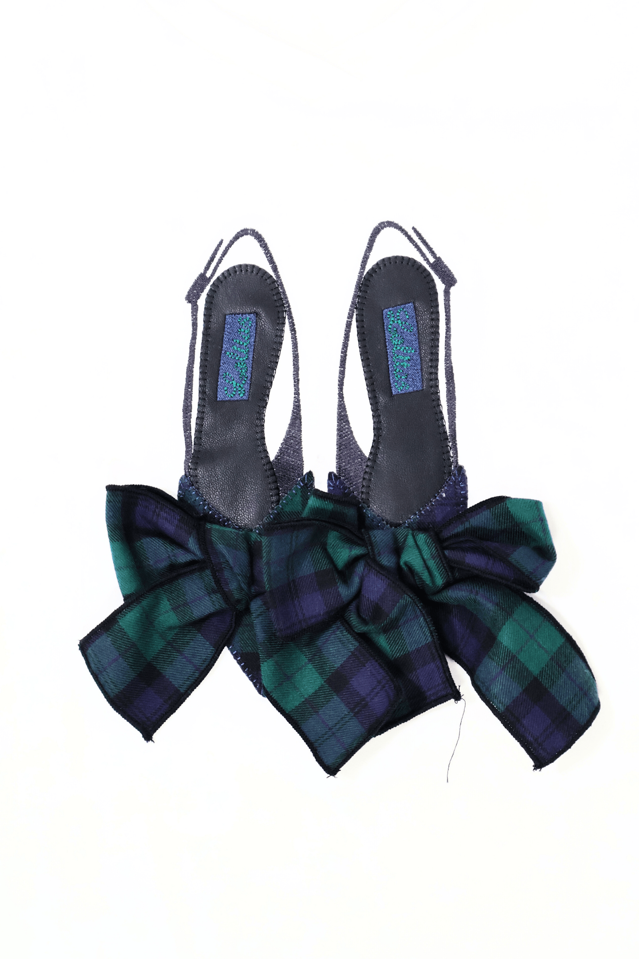 Camiseta blanca con zapatillas bordadas y lazos manga larga Lolitas&L - lolitasyl.com