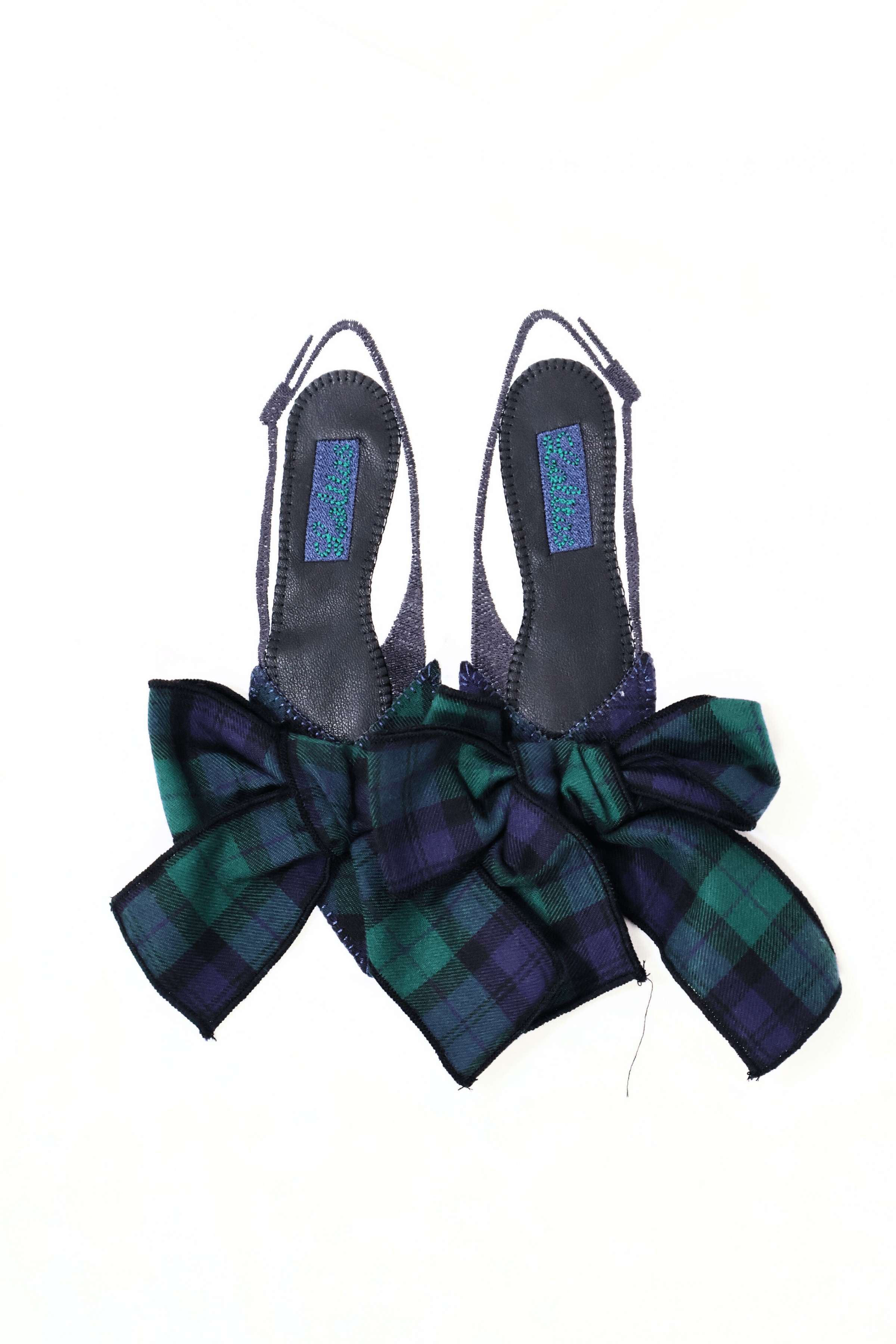 Camiseta blanca con zapatillas bordadas y lazos manga larga Lolitas&L - lolitasyl.com