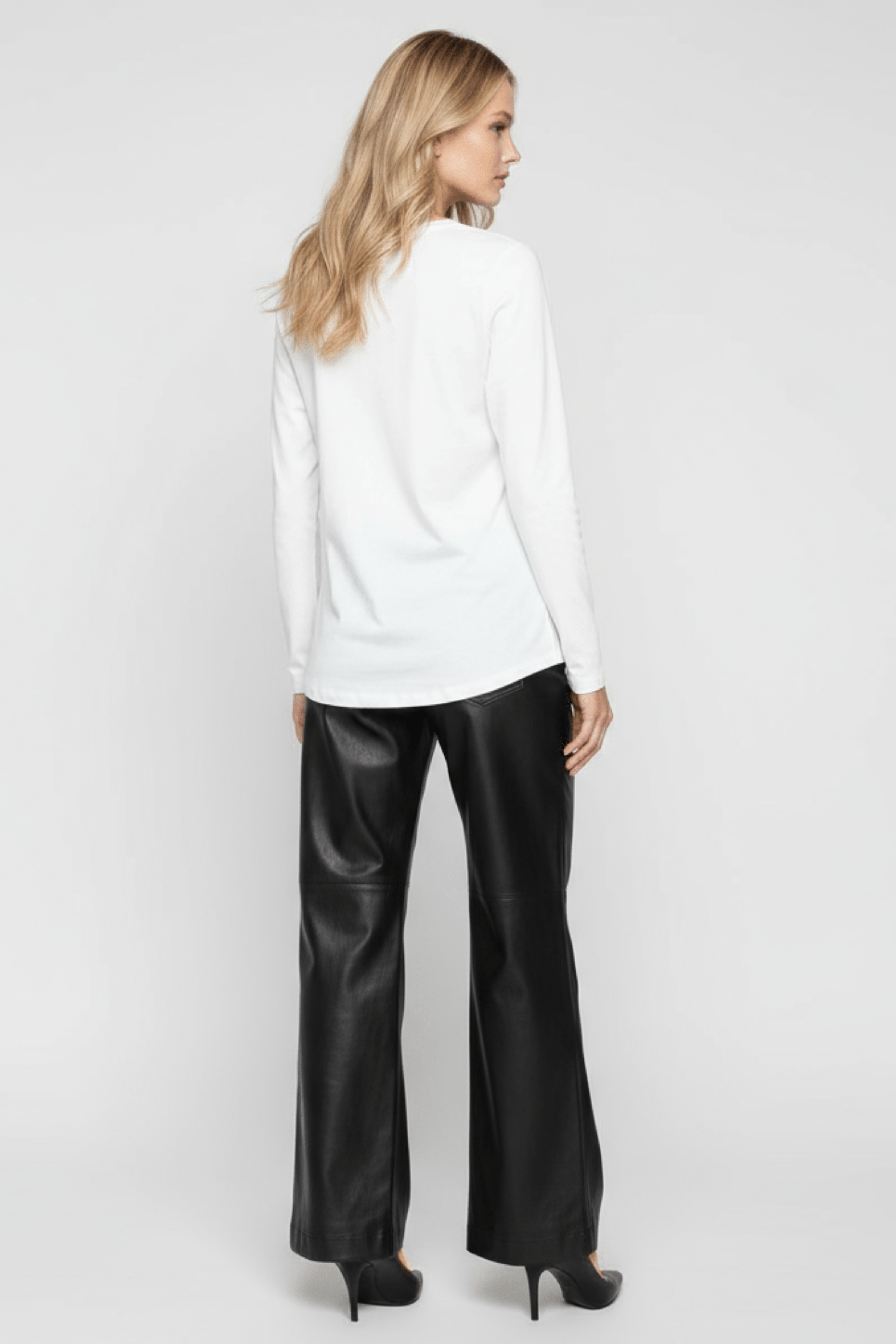 Camiseta blanca con zapatillas bordadas y lazos manga larga Lolitas&L - lolitasyl.com