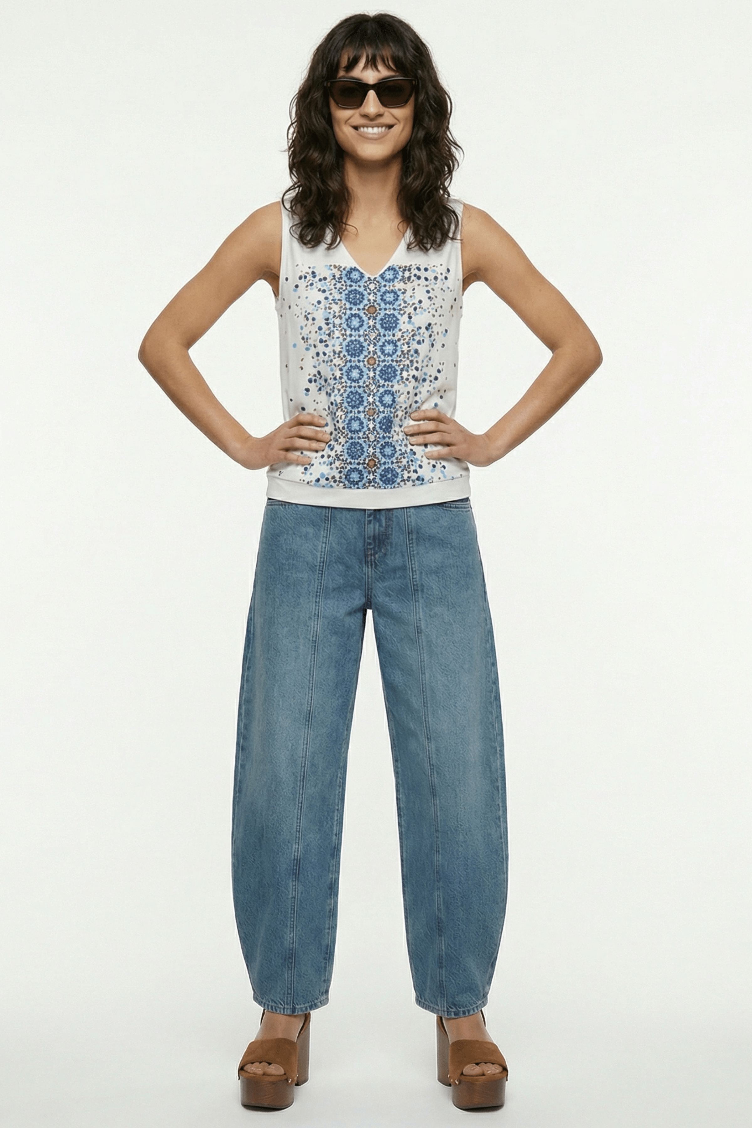 Camiseta blanca estampado mandala tonos azules sin mangas Lolitas&L - lolitasyl.com