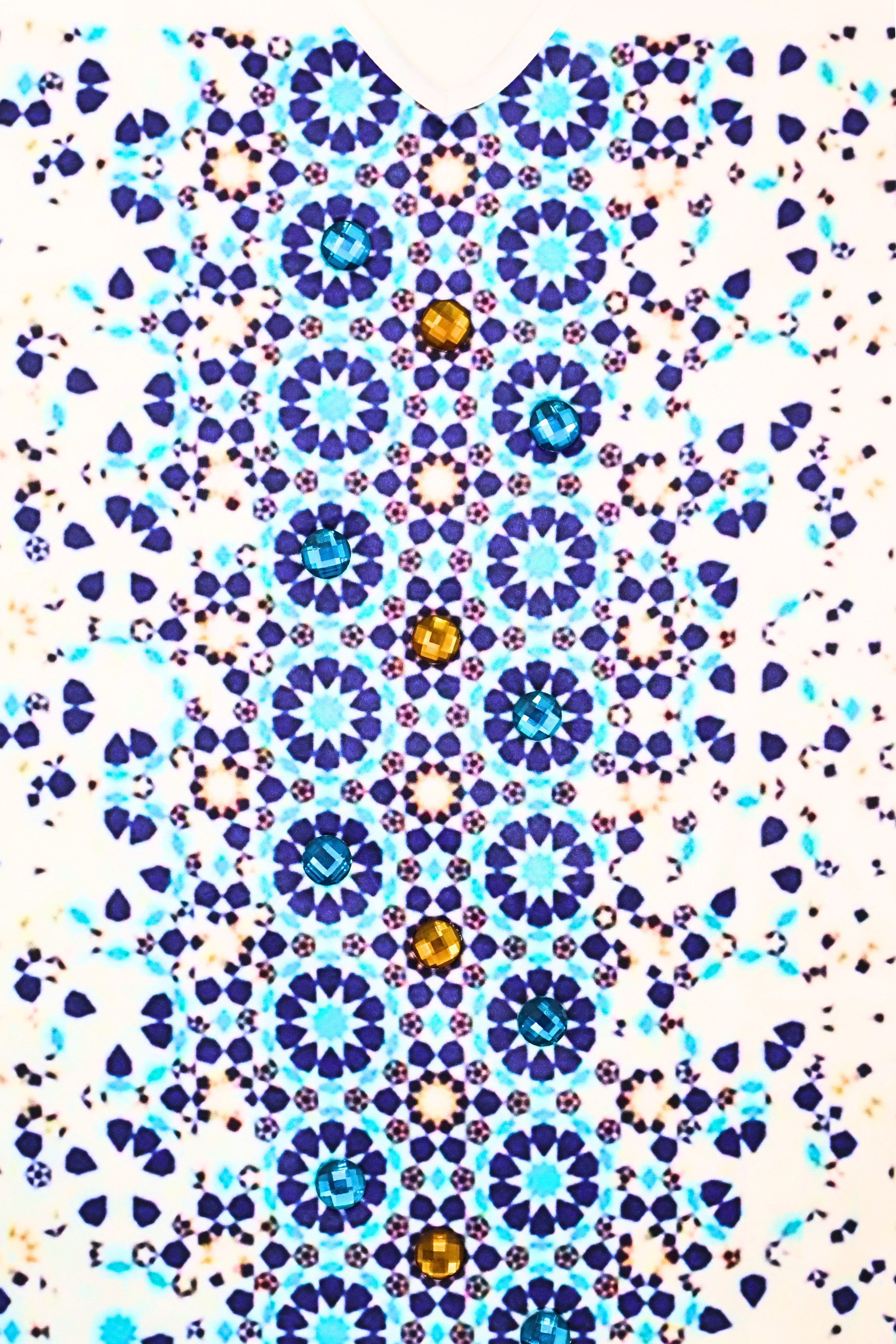 Camiseta blanca estampado mandala tonos azules sin mangas Lolitas&L - lolitasyl.com