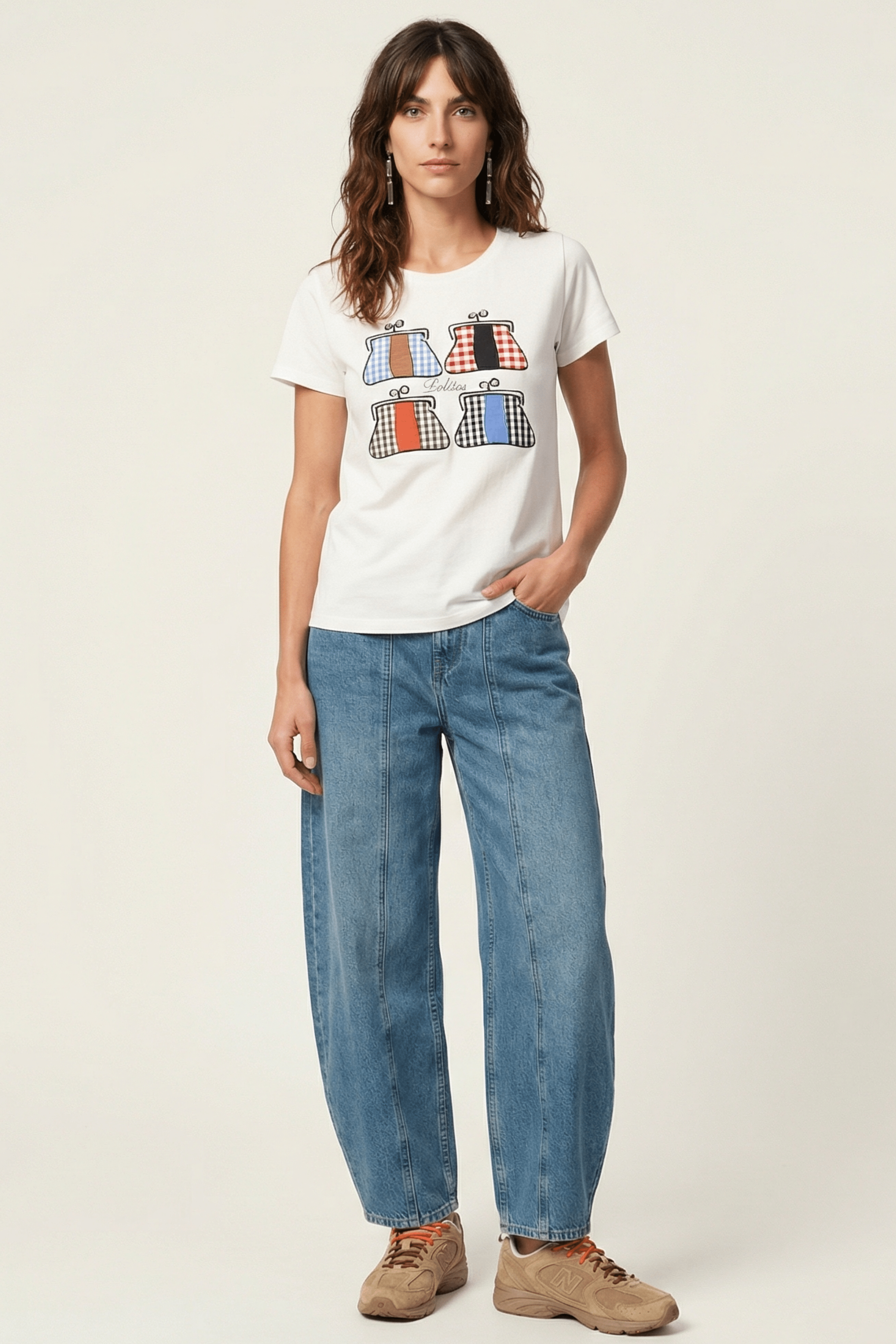 Camiseta blanca motivo bolsitos bordados Lolitas&L - lolitasyl.com