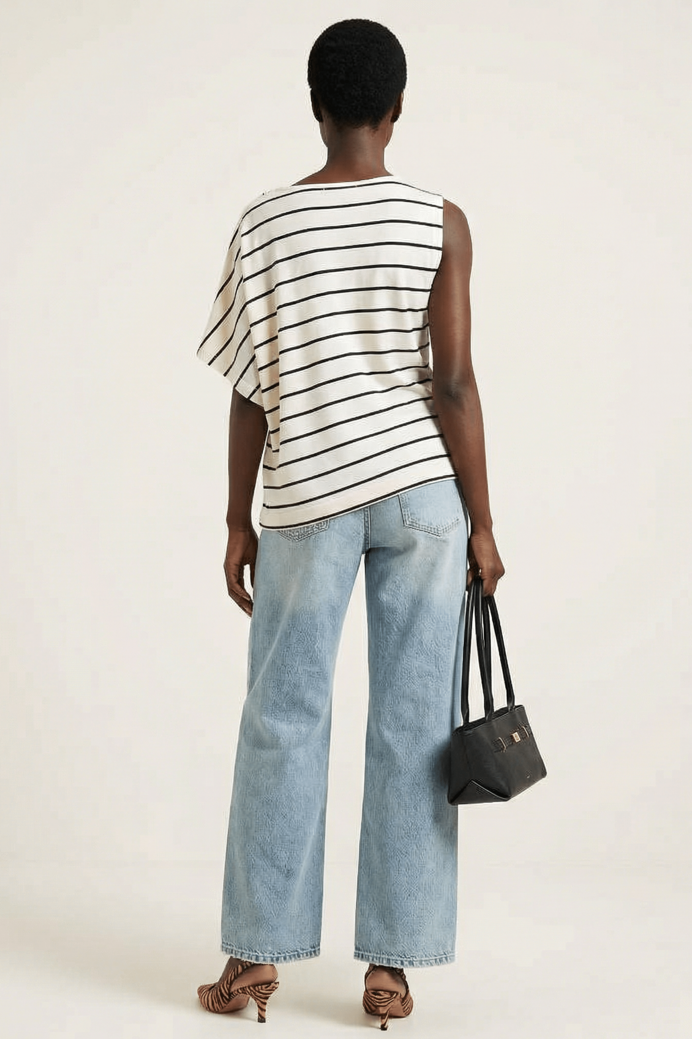 Camiseta blanca rayas asimetrica con flor Lolitas&L - lolitasyl.com