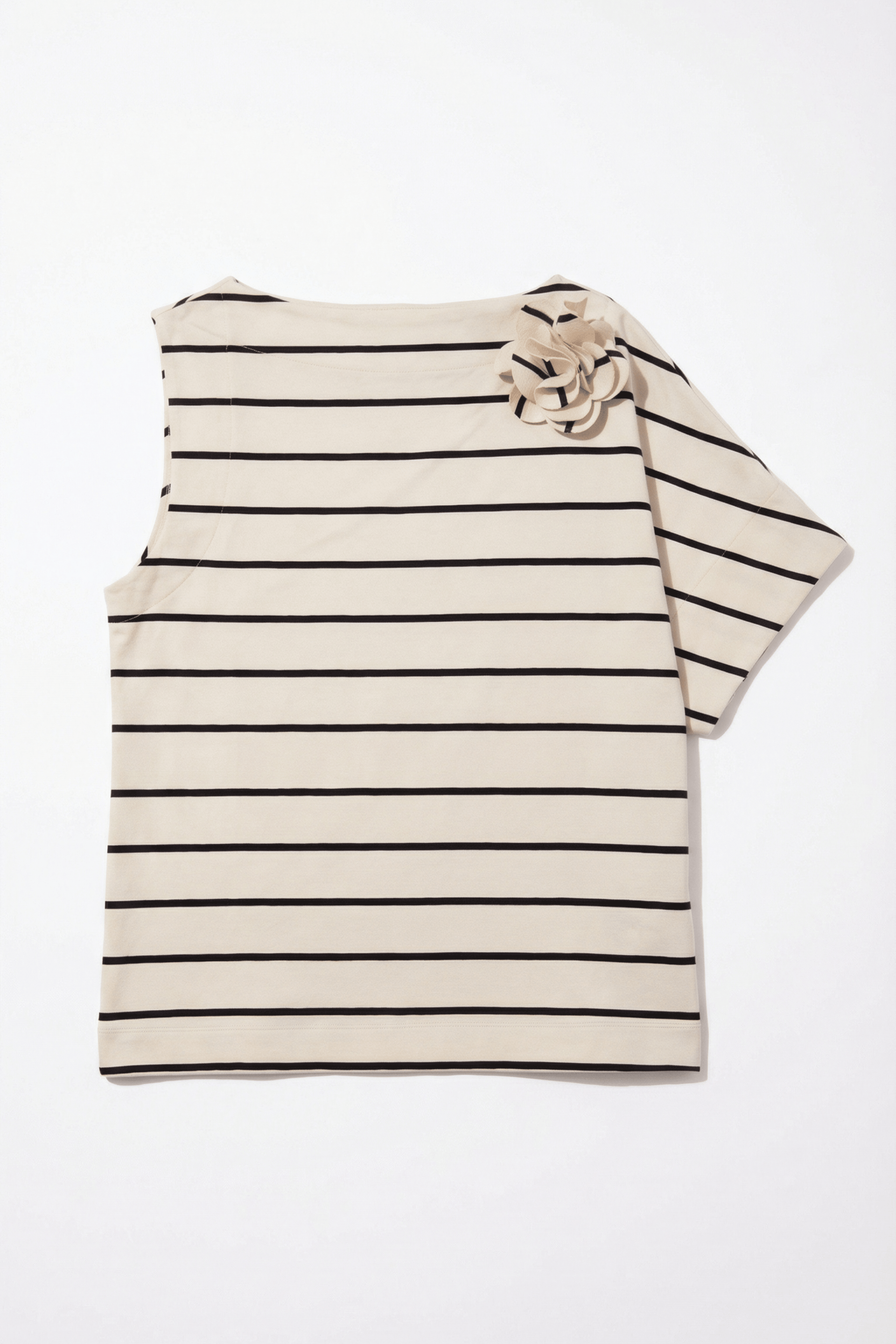 Camiseta blanca rayas asimetrica con flor Lolitas&L - lolitasyl.com