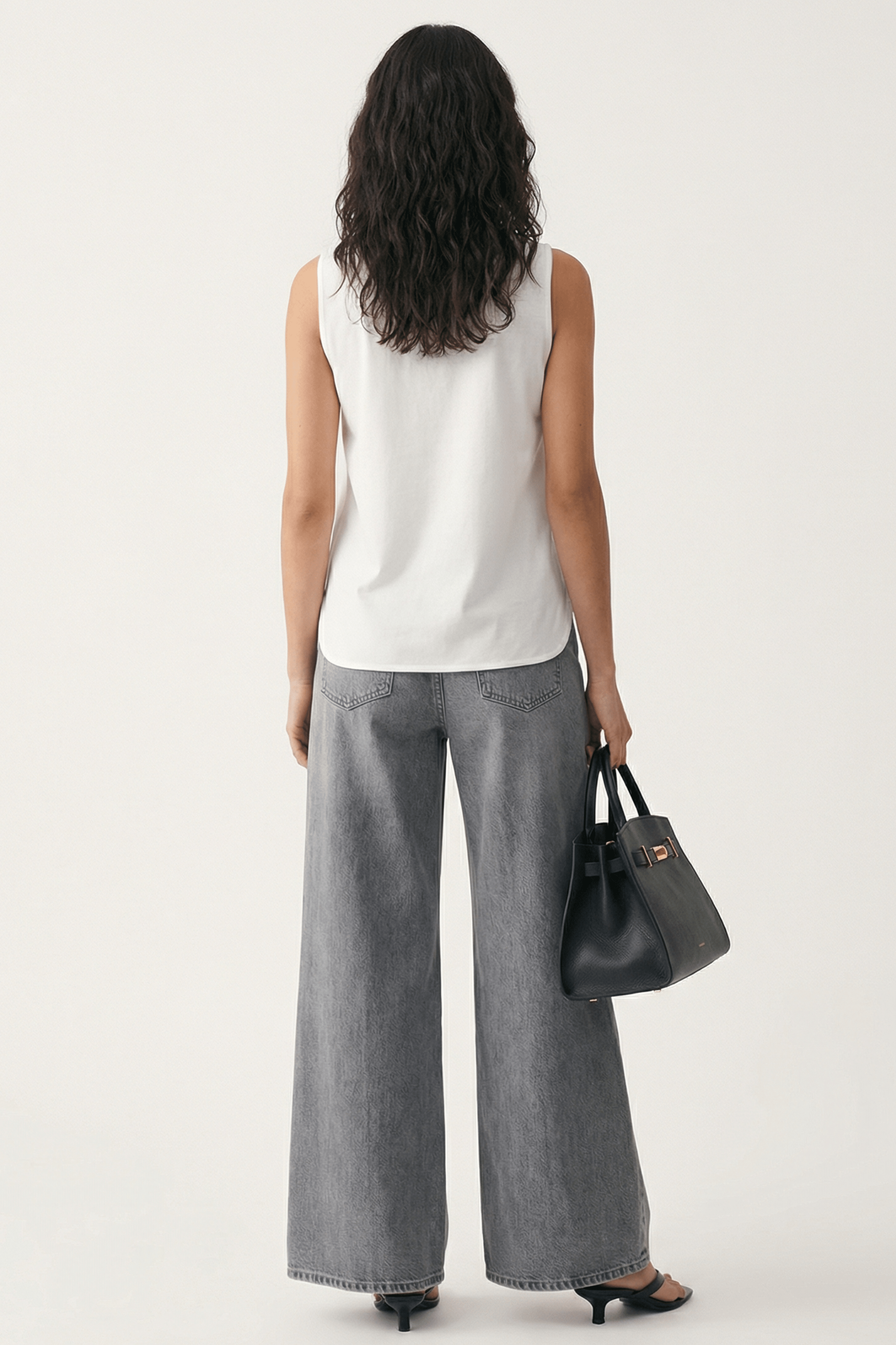 Camiseta blanca tirantes con bordado flor Lolitas&L - lolitasyl.com