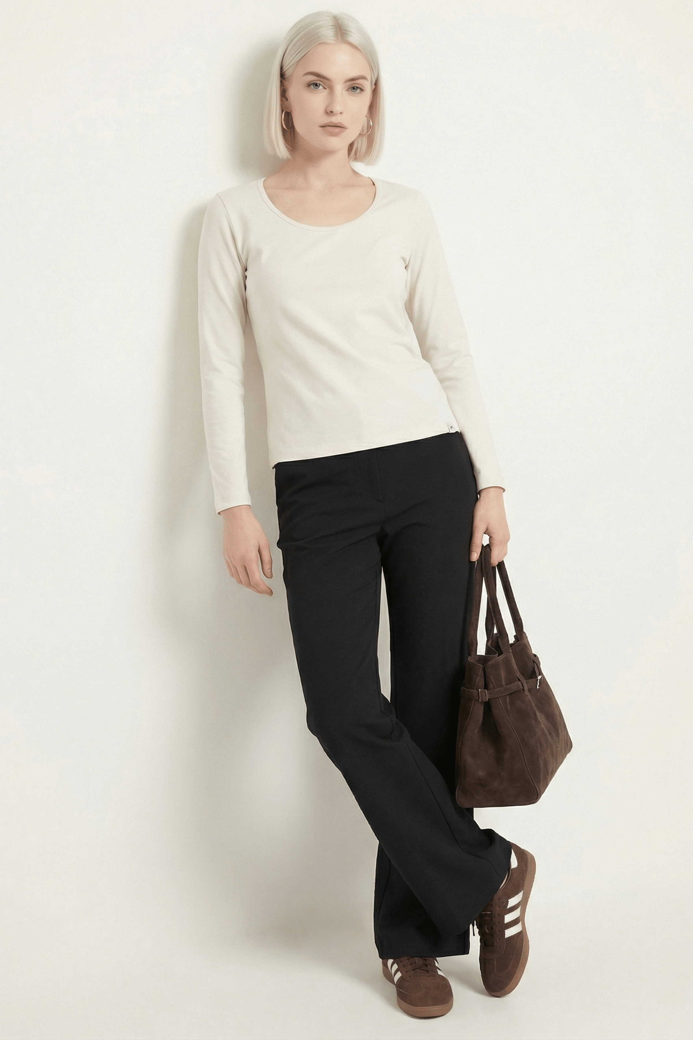 Camiseta crema basica con escote collar y manga larga Lolitas&L - lolitasyl.com