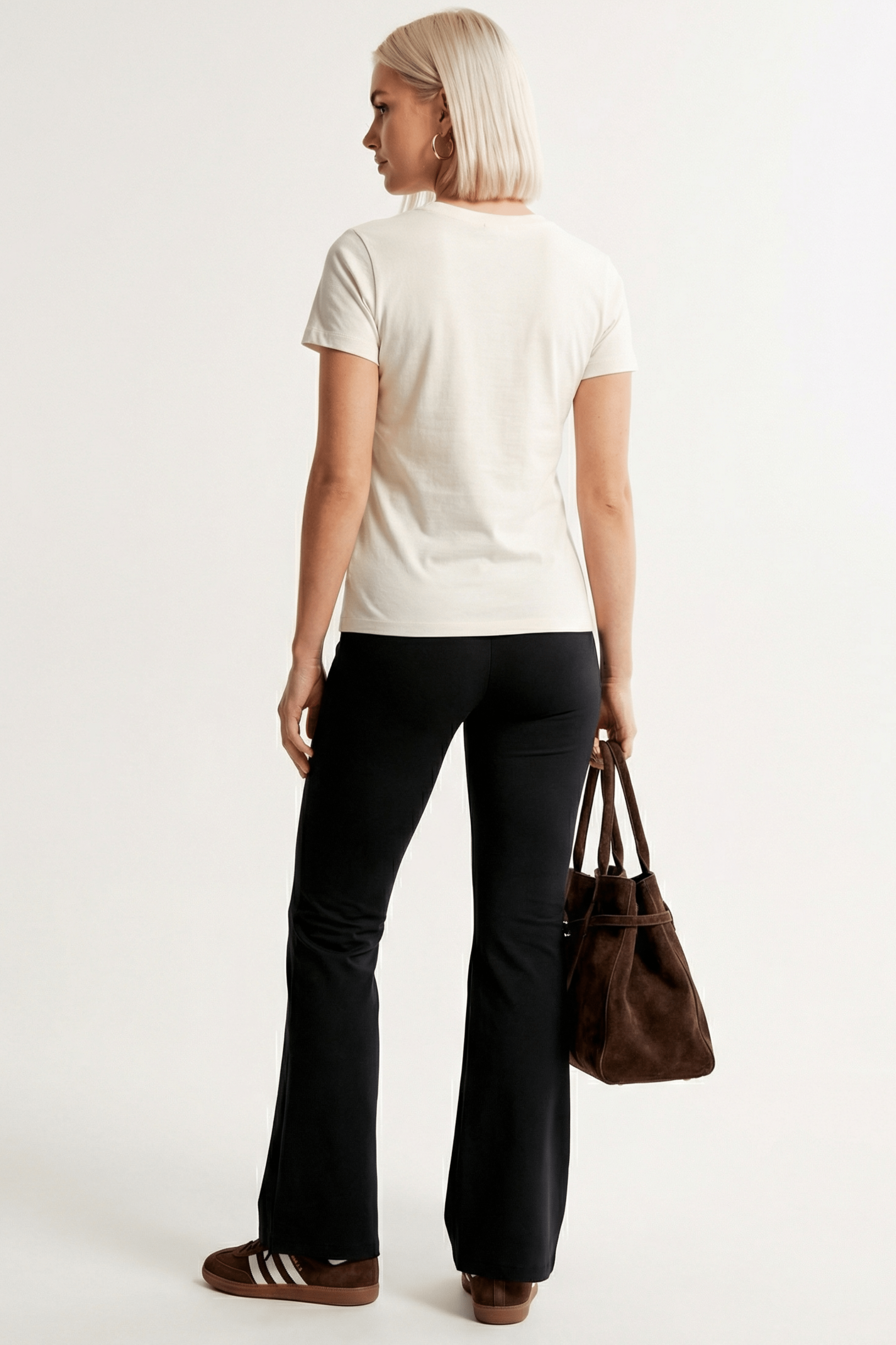 Camiseta crema basica con escote pico y manga corta Lolitas&L - lolitasyl.com