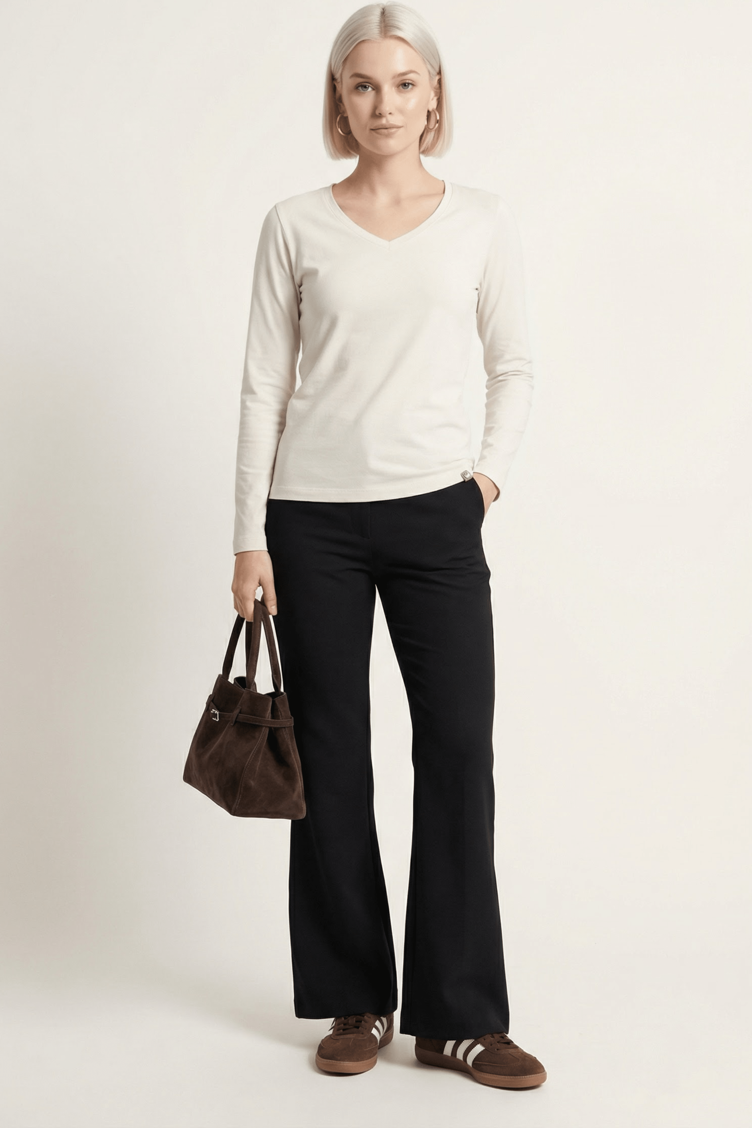 Camiseta crema basica con escote pico y manga larga Lolitas&L - lolitasyl.com