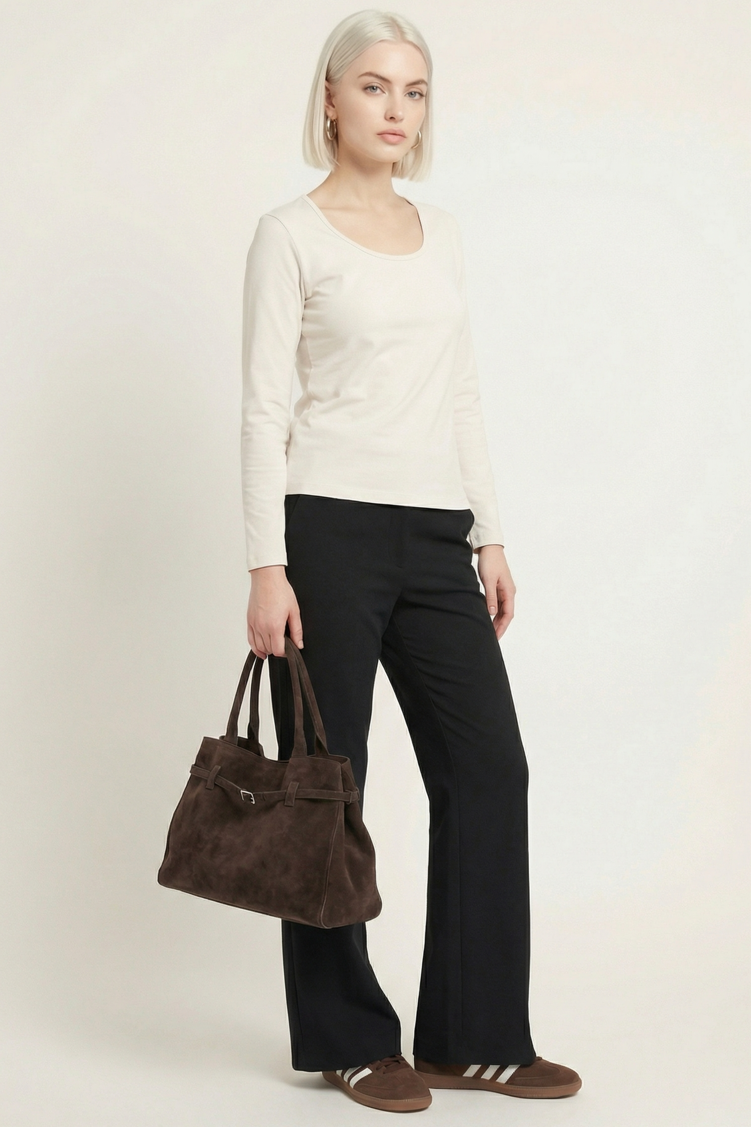 Camiseta crema basica con escote collar y manga larga Lolitas&L