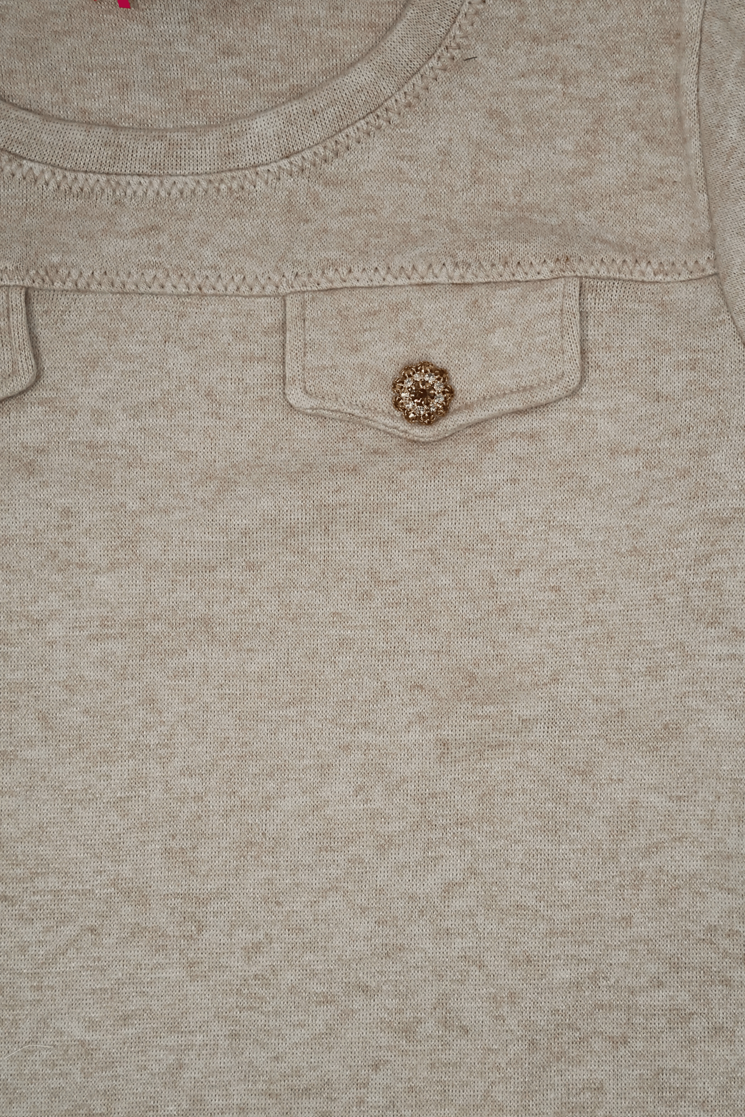 Camiseta de punto beige con botones dorados Lolitas&L - lolitasyl.com