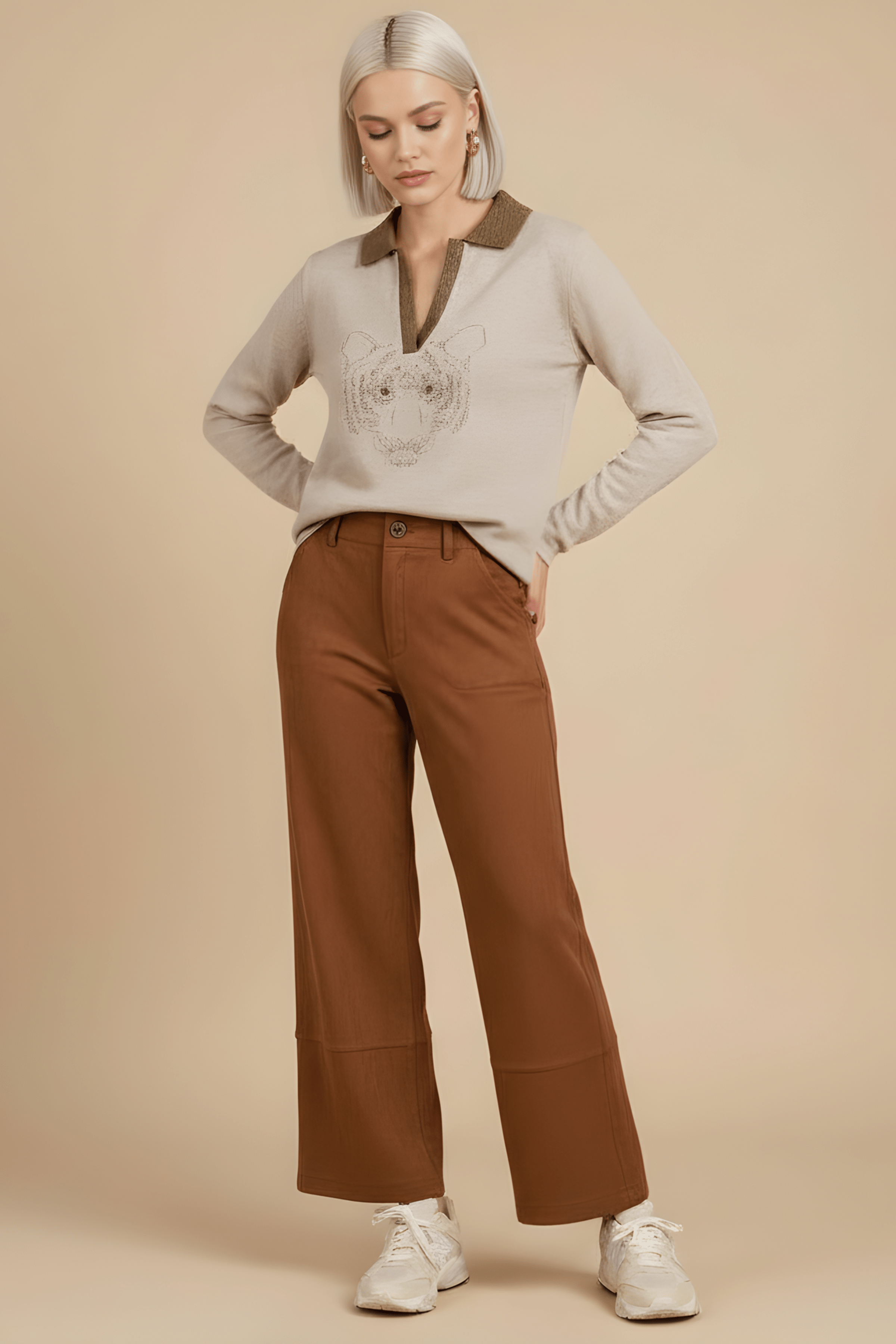 Camiseta de punto beige con leon de strass Lolitas&L - lolitasyl.com